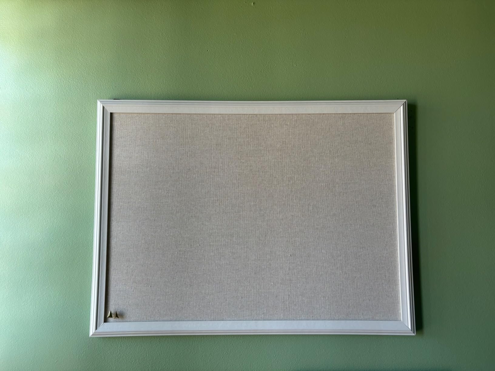 U Brands Bulletin Board, 18 x 24 Inch Linen Fabric Pin Board, Farmhouse White Wood Style Frame, Wall Message Center & Vision Board for Farmhouse Decor, Home Office, Classroom, Includes Push Pins customer photo 2