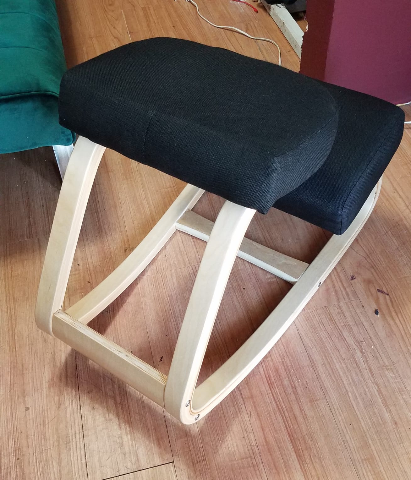 VIVO Wooden Rocking Kneeling Chair, Ergonomic Home Office Stool Posture Seat, Thick Black Cushions, Light Wood Frame, CHAIR-K04R customer photo 2