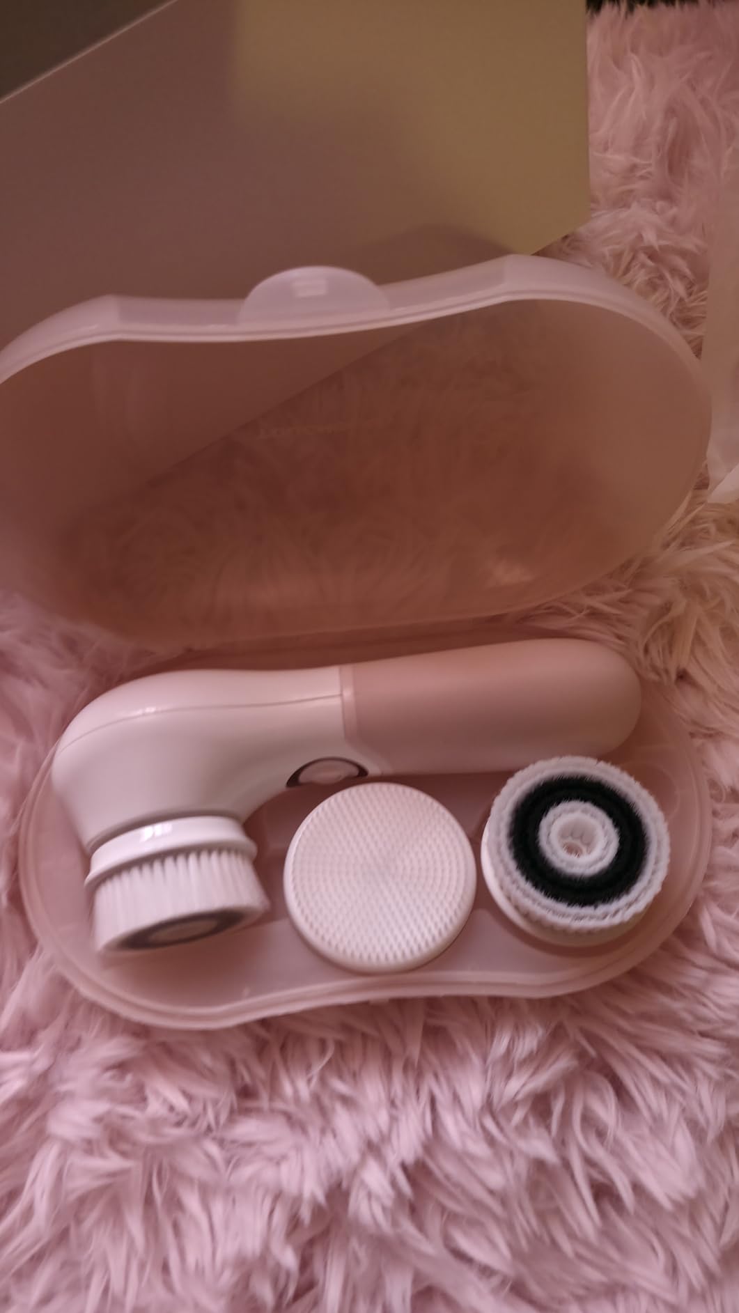 Facial Cleansing Brush Electric Facial Exfoliating Massage Brush with 3 Cleanser Heads and 2 Speeds Adjustable for Deep Cleaning, Removing Blackhead, Face Massaging customer photo 1