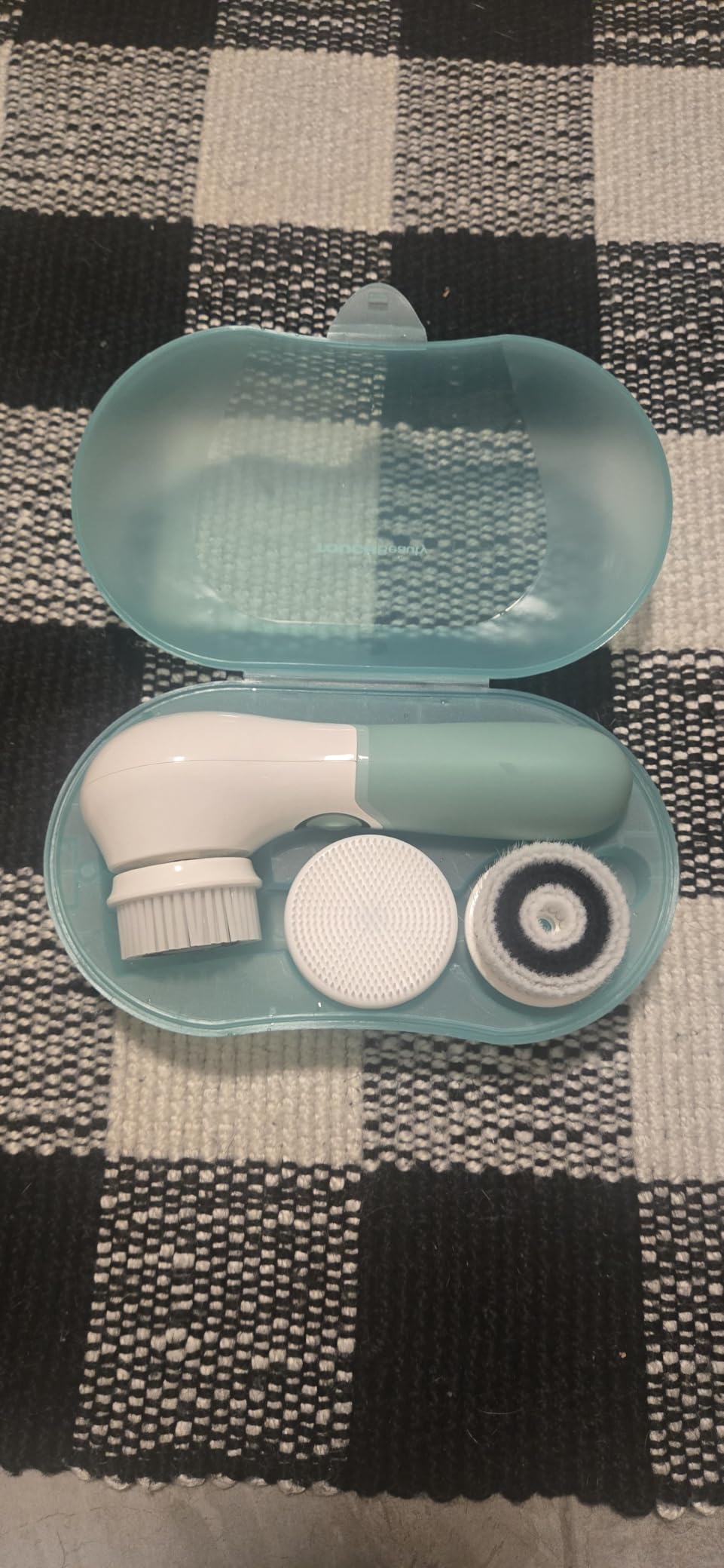 Facial Cleansing Brush Electric Facial Exfoliating Massage Brush with 3 Cleanser Heads and 2 Speeds Adjustable for Deep Cleaning, Removing Blackhead, Face Massaging customer photo 2