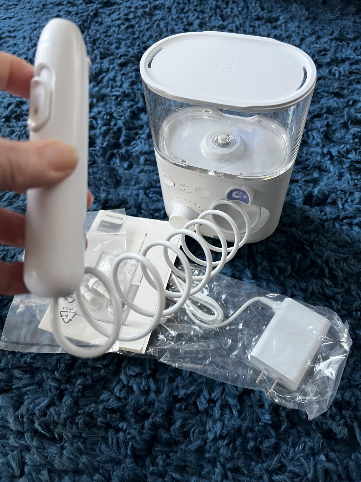 Philips Sonicare Countertop Power Flosser 5000, 2 Nozzles, White customer photo 2