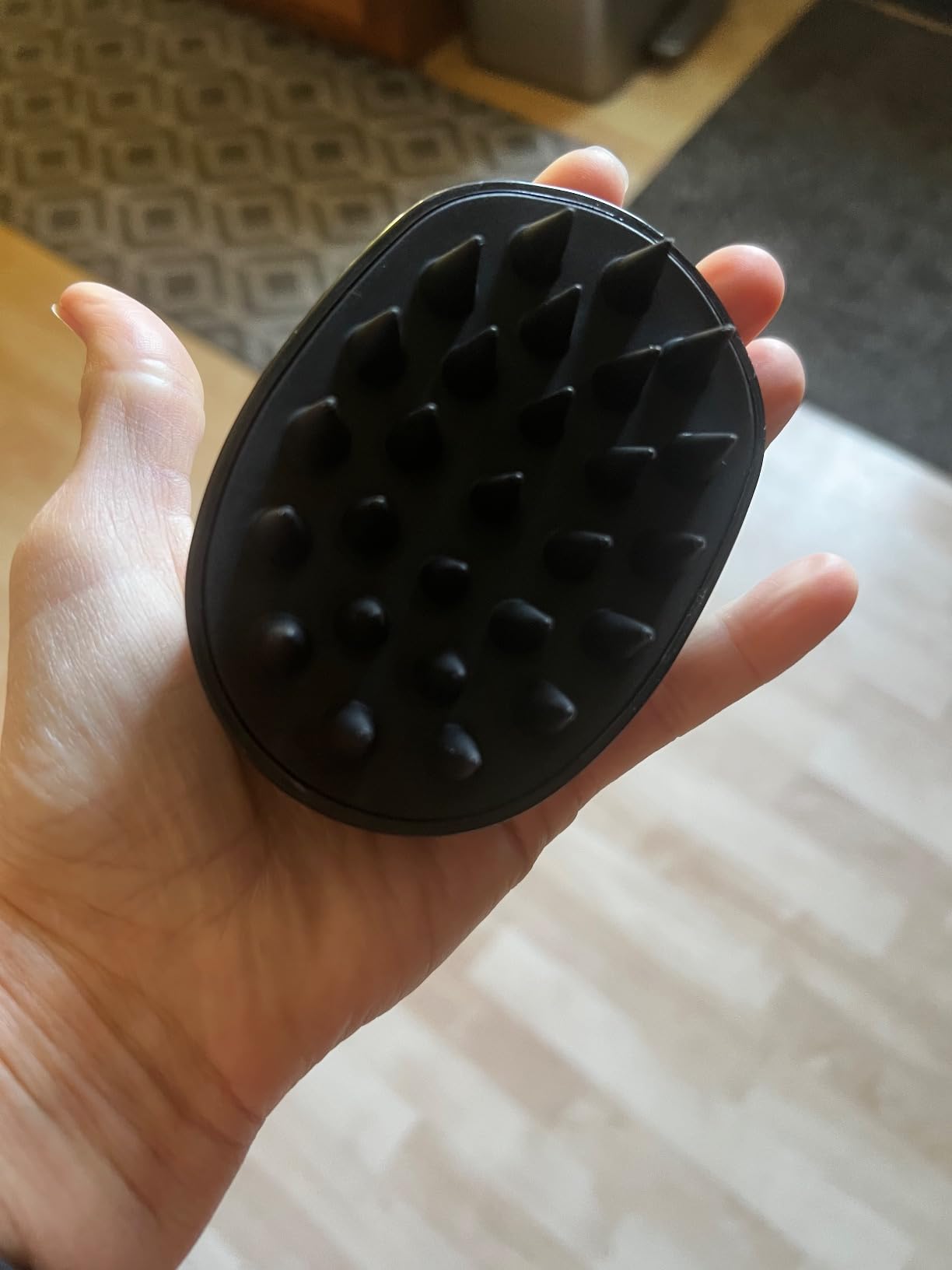 Sosoon Scalp Massager Shampoo Brush, Hair Scalp Scrubber Shower Hair Brush Head Massager for Stress Relax Hair Growth, Dandruff Brush Scalp Exfoliator for Women Men Kids Pets, Black customer photo 1