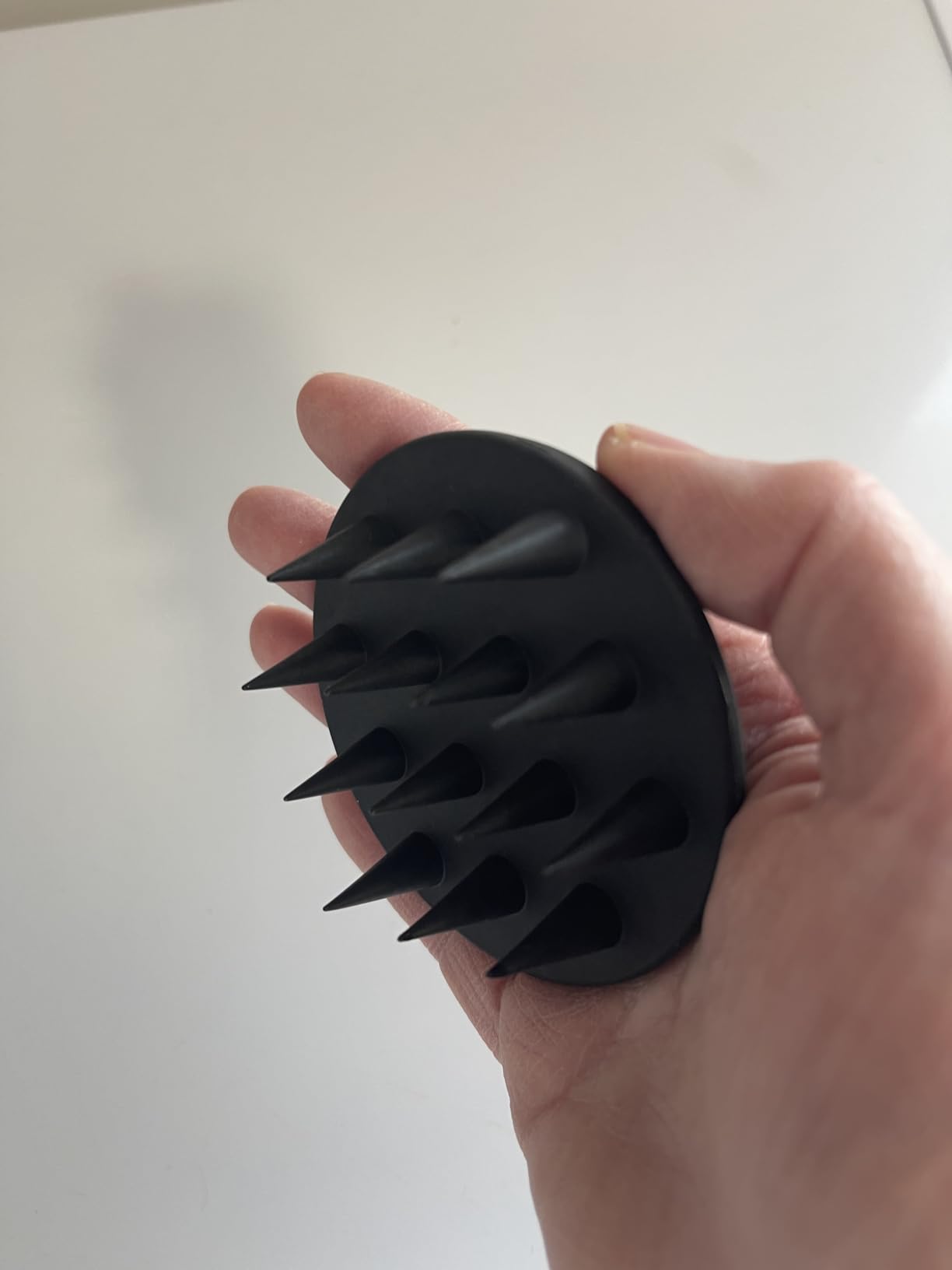 Sosoon Scalp Massager Shampoo Brush, Hair Scalp Scrubber Shower Hair Brush Head Massager for Stress Relax Hair Growth, Dandruff Brush Scalp Exfoliator for Women Men Kids Pets, Black customer photo 2