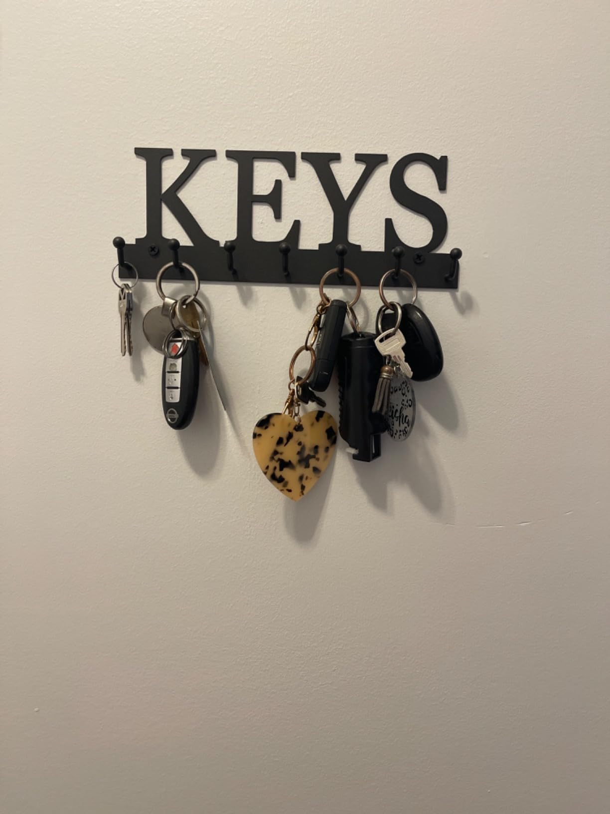 Lixgifts Key Holder Wall Mounted Key Hooks for Wall Decorative with 7 Hooks Black Metal Key Organizer Rack Hanger for Entryway, Front Door, Hallway, Office 10X3.7 inches customer photo 1