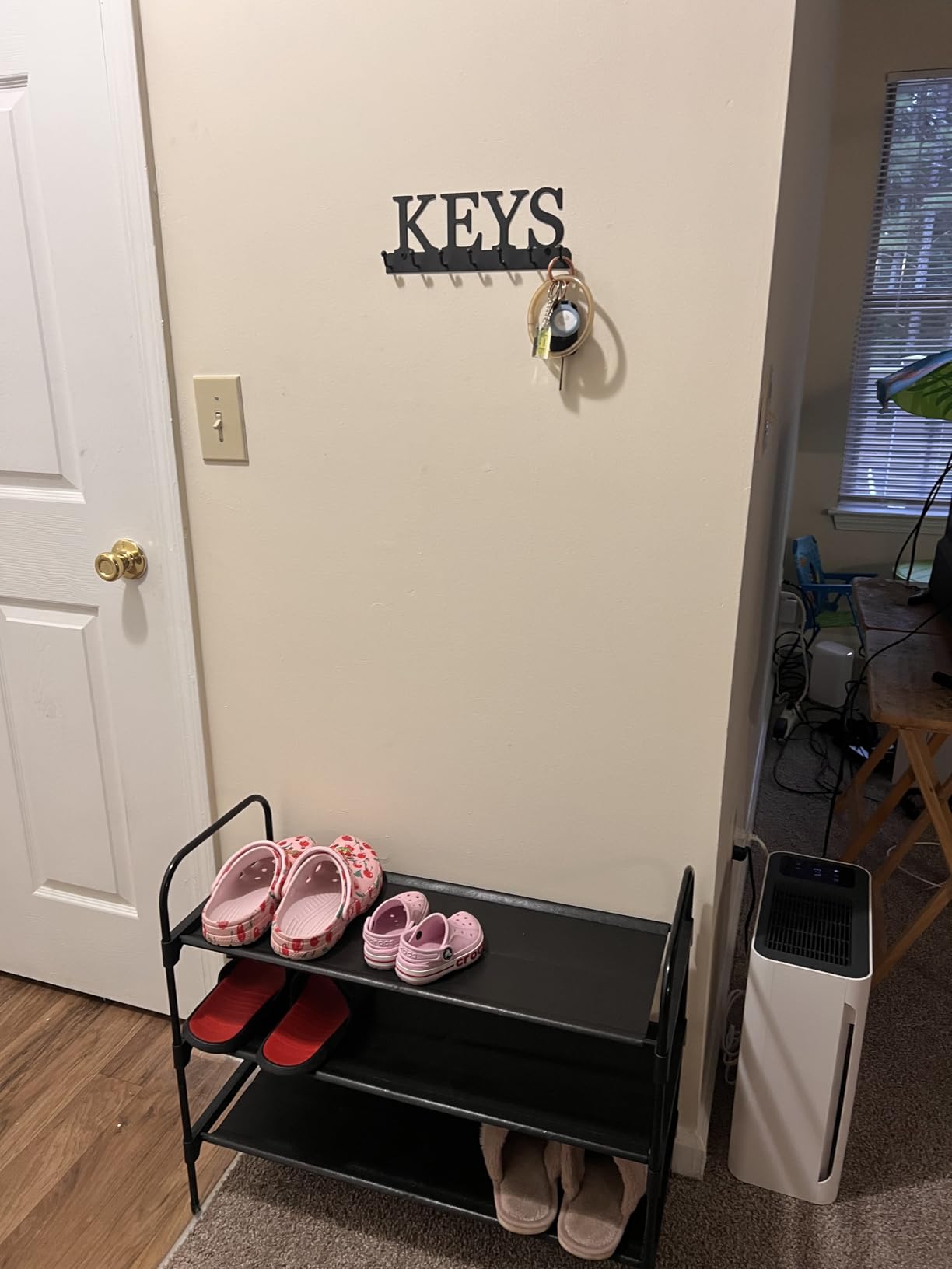 Lixgifts Key Holder Wall Mounted Key Hooks for Wall Decorative with 7 Hooks Black Metal Key Organizer Rack Hanger for Entryway, Front Door, Hallway, Office 10X3.7 inches customer photo 2