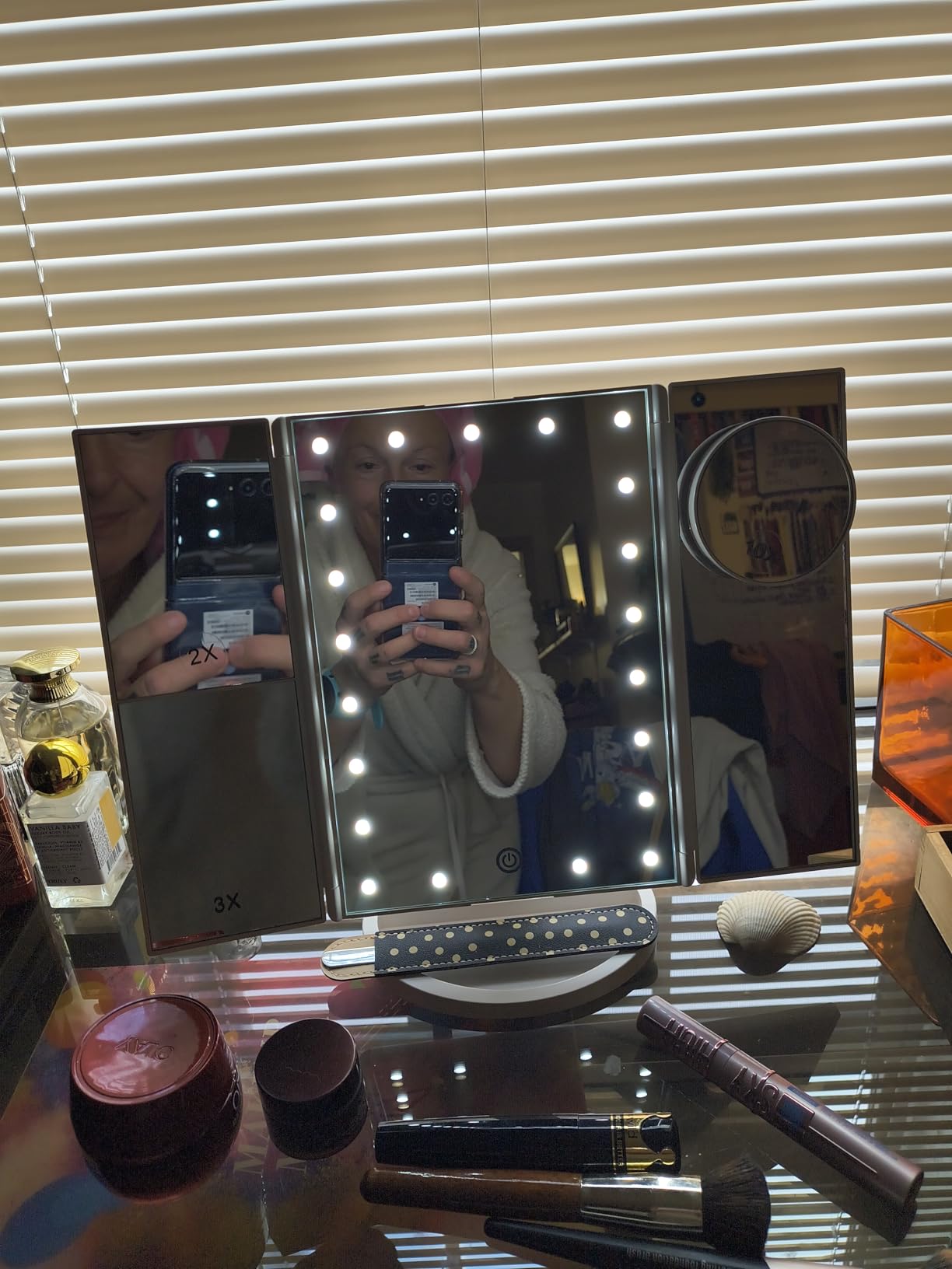 HUONUL 2X/3X/10X Magnifying Vanity Mirror with Light, Trifold Makeup Mirror customer photo 1