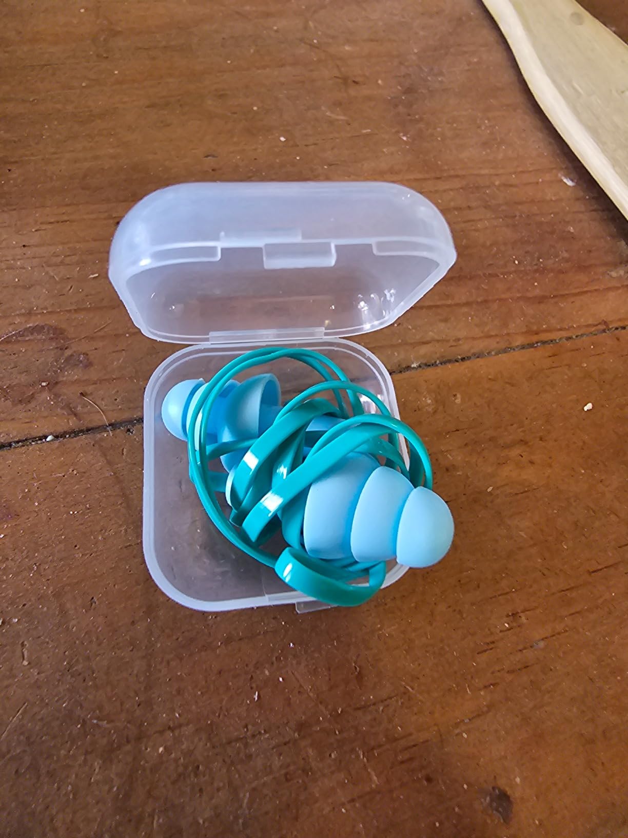 Earplugs for Sleeping Noise Cancelling Reusable Silicone Ear Plugs Suitable for Swimming Travel Snoring Airplanes Study Work Noisy Places（8Pairs） customer photo 1