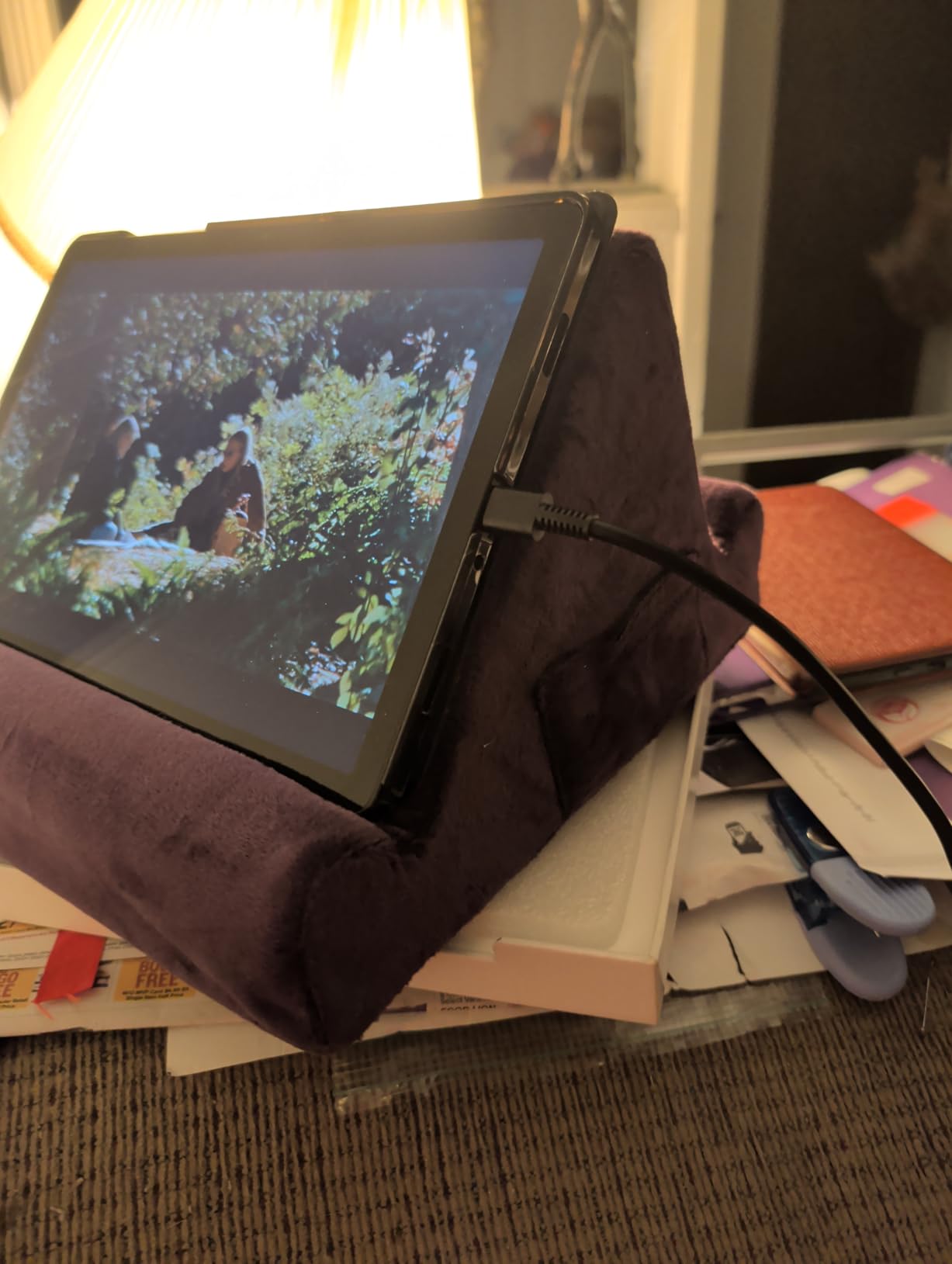 Brookstone Tablet Lap Cushion - Tablet and Phone Holder for Bed, Flights, and Travel, Two Angled Memory Foam Lap Desk for Reading and Hands Free Viewing, Compatible iPad and Kindle Accessories, Black customer photo 1