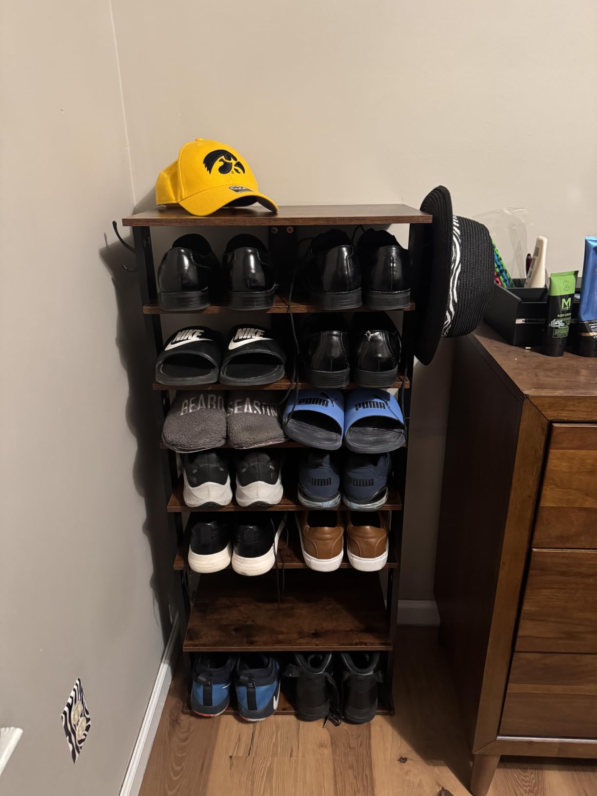 HOOBRO 8 Tiers Vertical Shoe Rack, Wooden Shoe Storage Organizer with Hooks, Narrow Shoe Tower for 8 Pairs, Space Saving, for Entryway, Living Room, Bedroom, Rustic Brown BF07XJ01G1 customer photo 2
