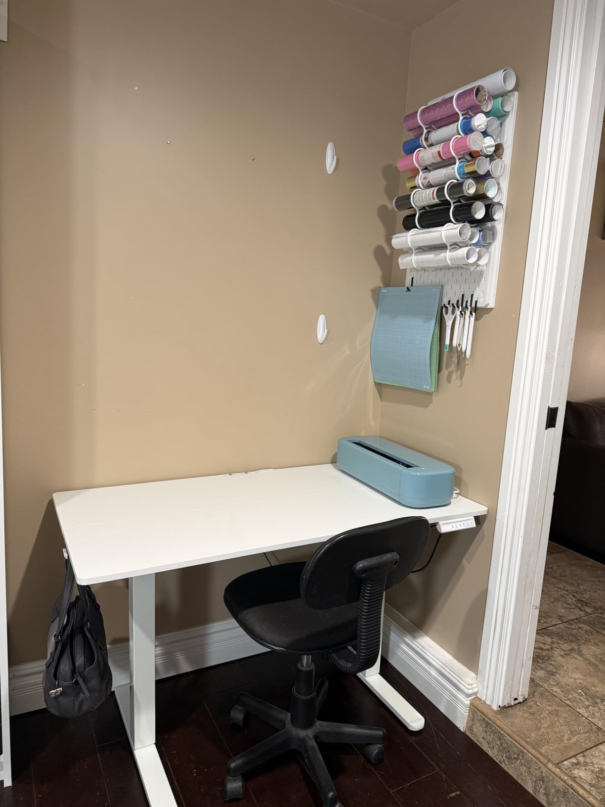 ErGear 48 X 24 Inch Height Adjustable Electric Standing Desk, Black customer photo 2
