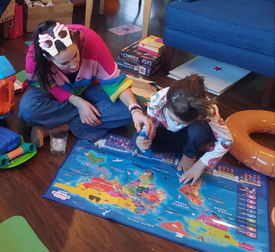 Qiaojoy Bilingual Interactive World Map for Kids Learning Educational Toy customer photo 2