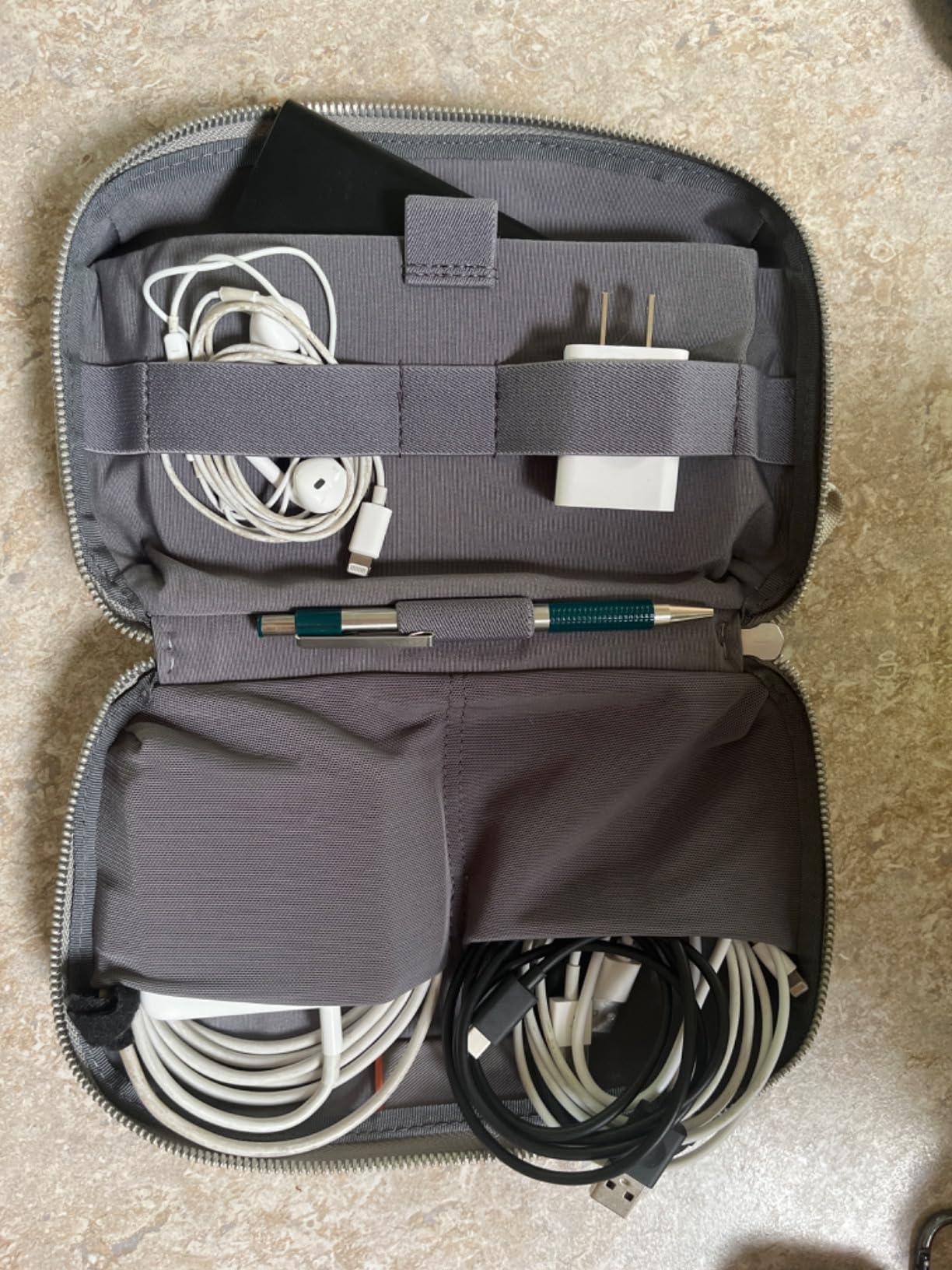 Bellroy Tech Kit (Tech Accessories Organizer Pouch, Zipper Closure Design, Stores Power Bank, Phone Charger, Cables & More, Internal) customer photo 2