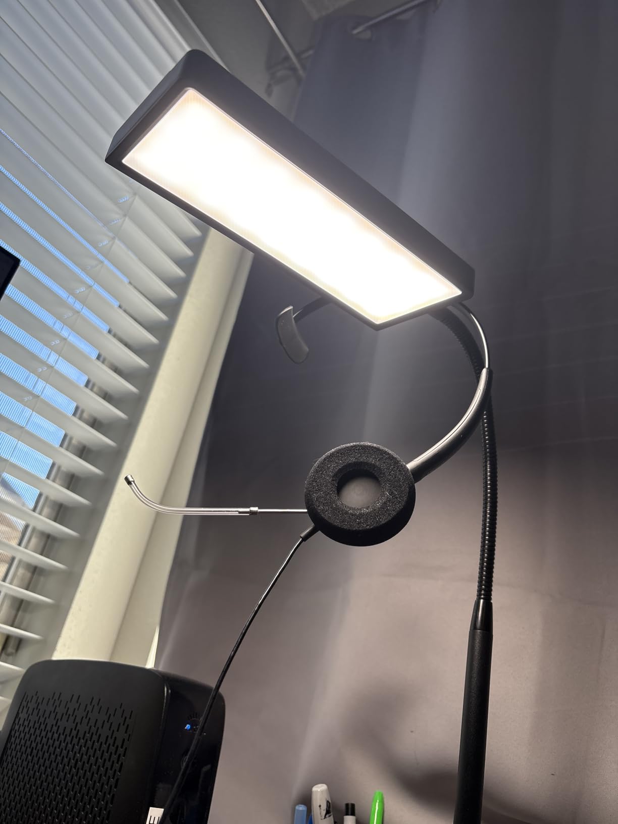 LEPOWER Desk Lamp, 800LM LED for Home Office, True Eye-Caring for Reading | 50 Lighting Modes, 2X Wider Panel, 360° Flexible Gooseneck, Touch Control, 12W Bright Table Lamp for Dorm, Bedroom, Study customer photo 2