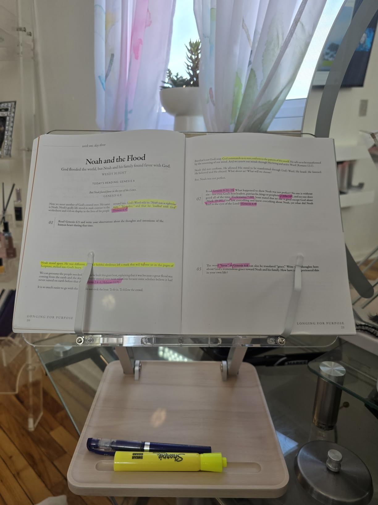 Acrylic Book Stand with Storage Base, Dual Aluminum Arm Reading Holder customer photo 1