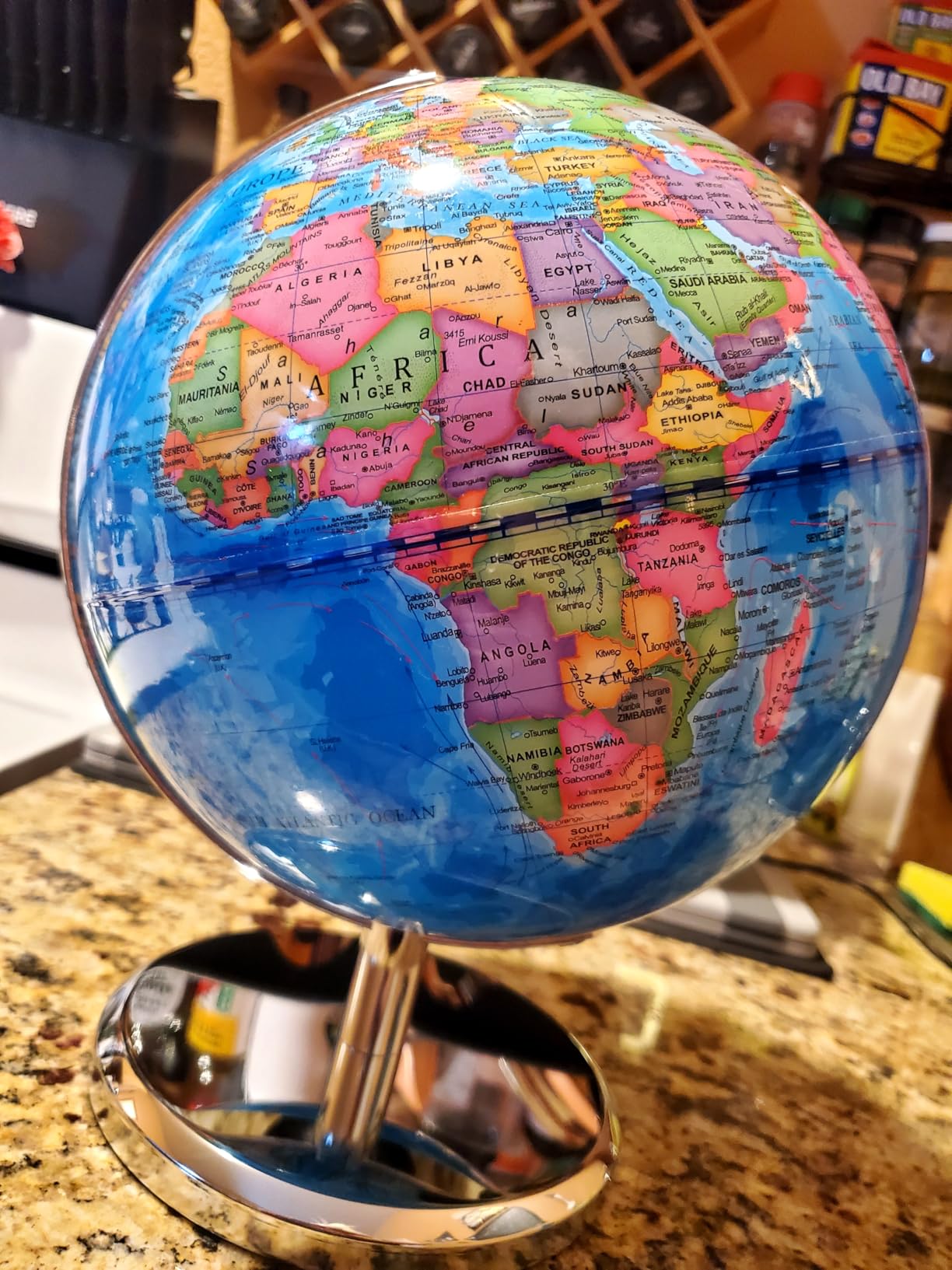 12'' Retro Illuminated World Globe with Wooden Stand, 2-1 Educ & Décor Antique Night Light up Globe Built in LED & HD Printed Map, Antique Illuminated Glob for Adults & Kids, Home Décor, Office customer photo 2