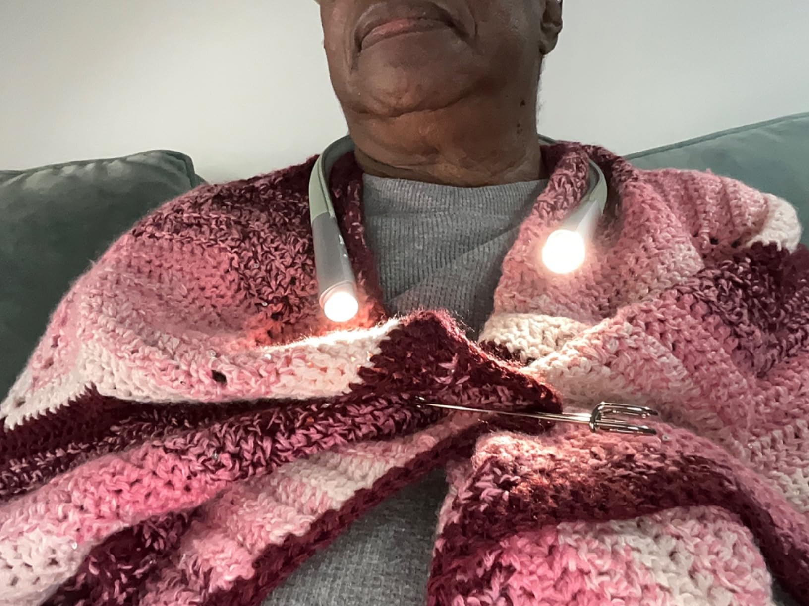 LED Neck Reading Light, Book Light for Reading in Bed customer photo 1