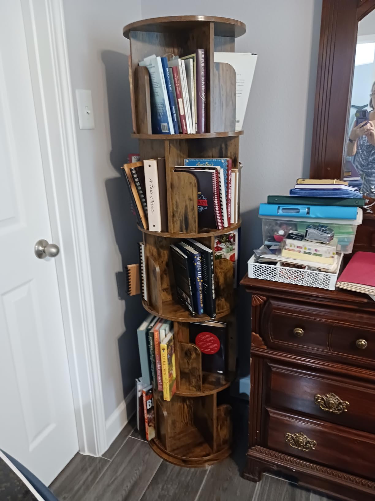 Besiost Rotating Bookshelf,4 Tier Wood Spinning Bookcase Tower,Rustic Brown customer photo 2