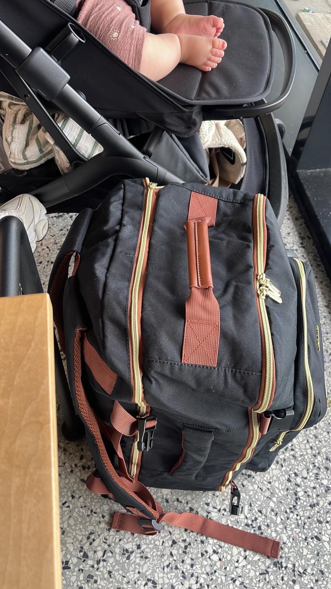 LOVEVOOK 40L Large Travel Backpack for Women Men, 17 Inch Carry on Backpack for Traveling on Airplane, Personal Item Bag Airline Approved, Business Causal Weekender Backpack, Black-Brown customer photo 1