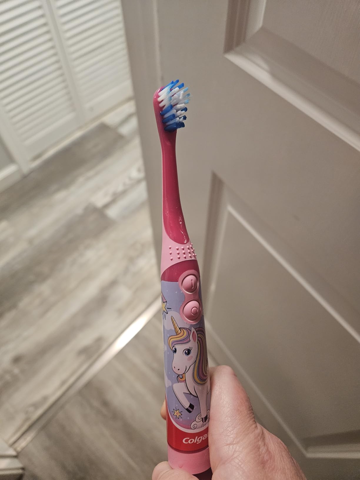 Colgate Kids Battery Powered Minecraft Toothbrush, Extra Soft customer photo 2