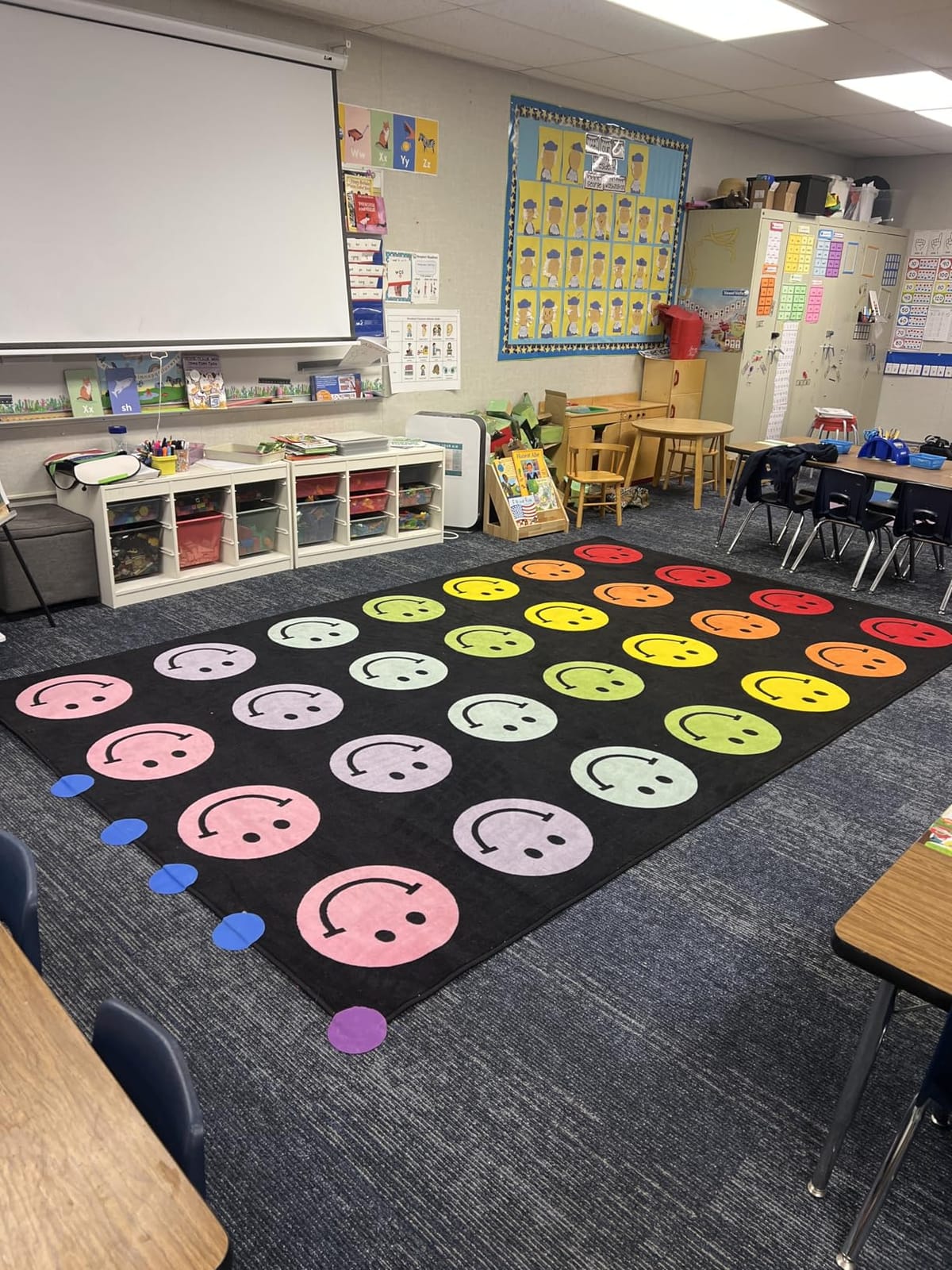 Flagship Carpets Rainbow Smileys in Black Criss-Cross Applesauce Educational Area Rug for Kids Room, Children's Classroom for Teaching and Playroom, 5' x 7'6