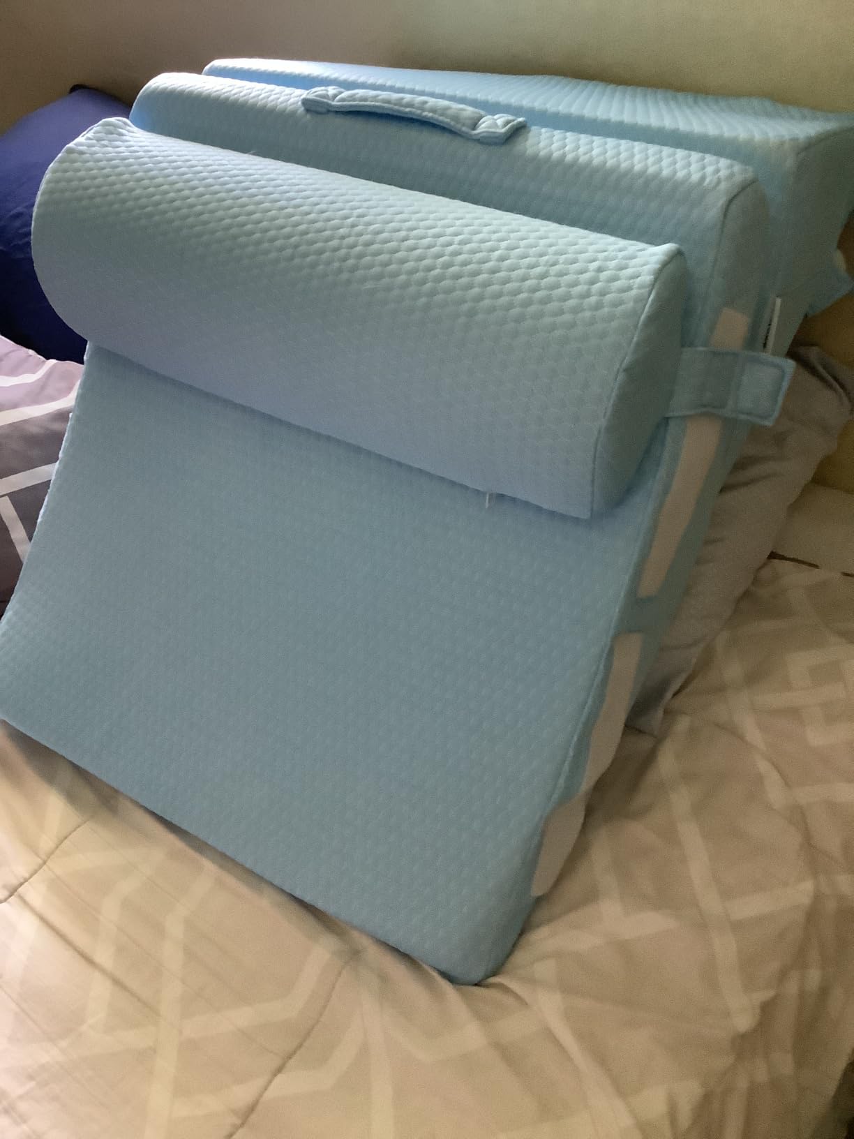Bedluxe Wedge Pillow Set for After Surgery, Orthopedic Bed Wedge White/Grey customer photo 1