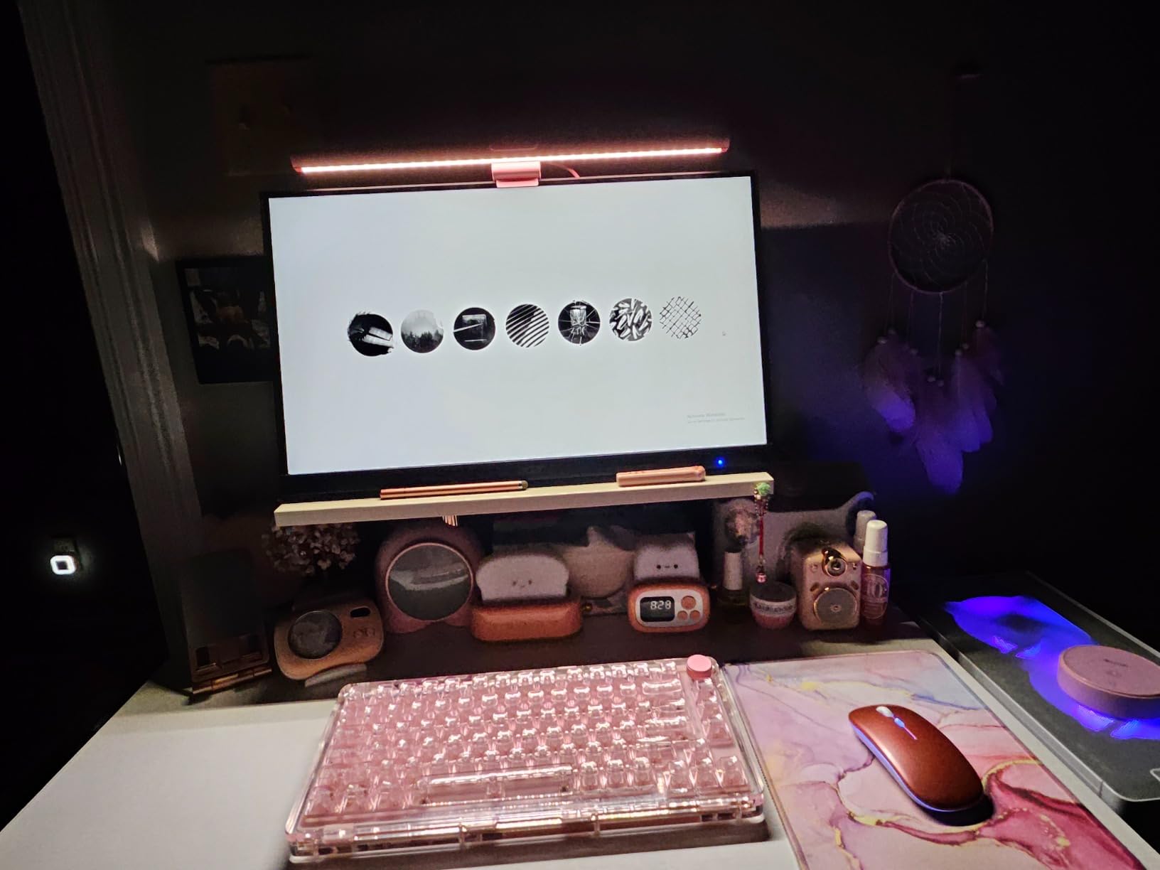 Quntis Computer Monitor Light Bar with Backlight, Desk Lamp with Remote customer photo 1