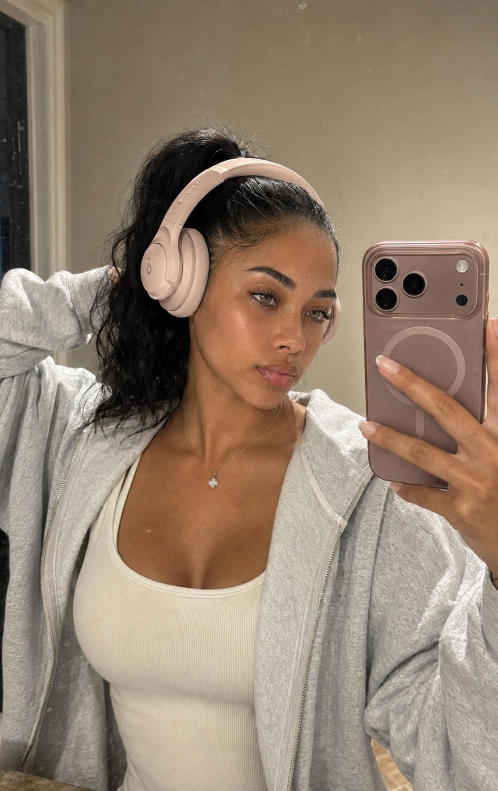 Soundcore by Anker Q20i Hybrid Active Noise Cancelling Headphones, White customer photo 2