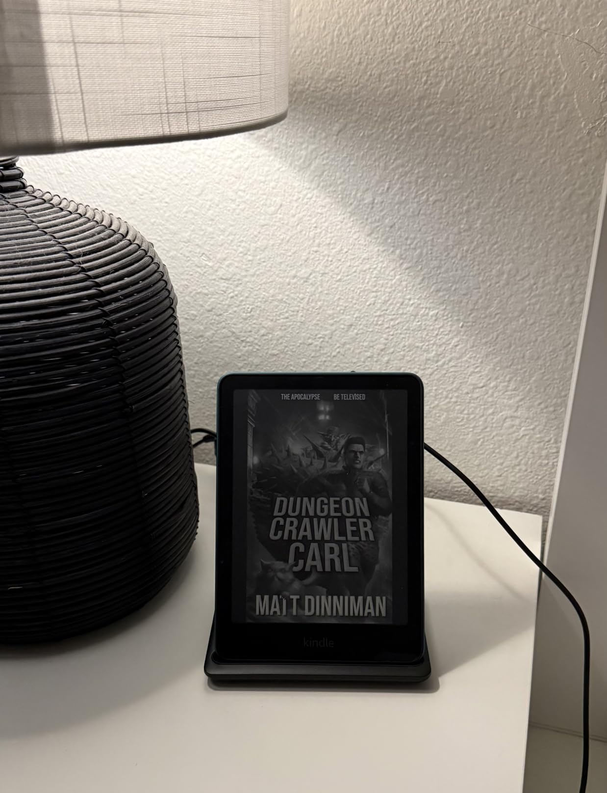 Made for Amazon, Wireless Charging Dock for Kindle Paperwhite Signature Editions (2022 & 2024 Releases) and Kindle Colorsoft Signature Edition customer photo 2