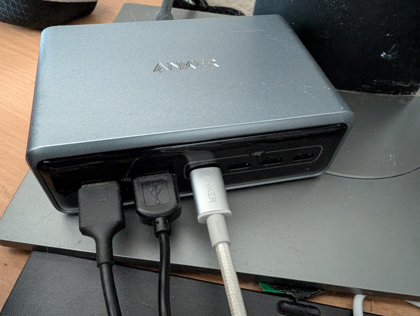 Anker Prime Charging Station, 200W 6-Port GaN Desktop Charger customer photo 2