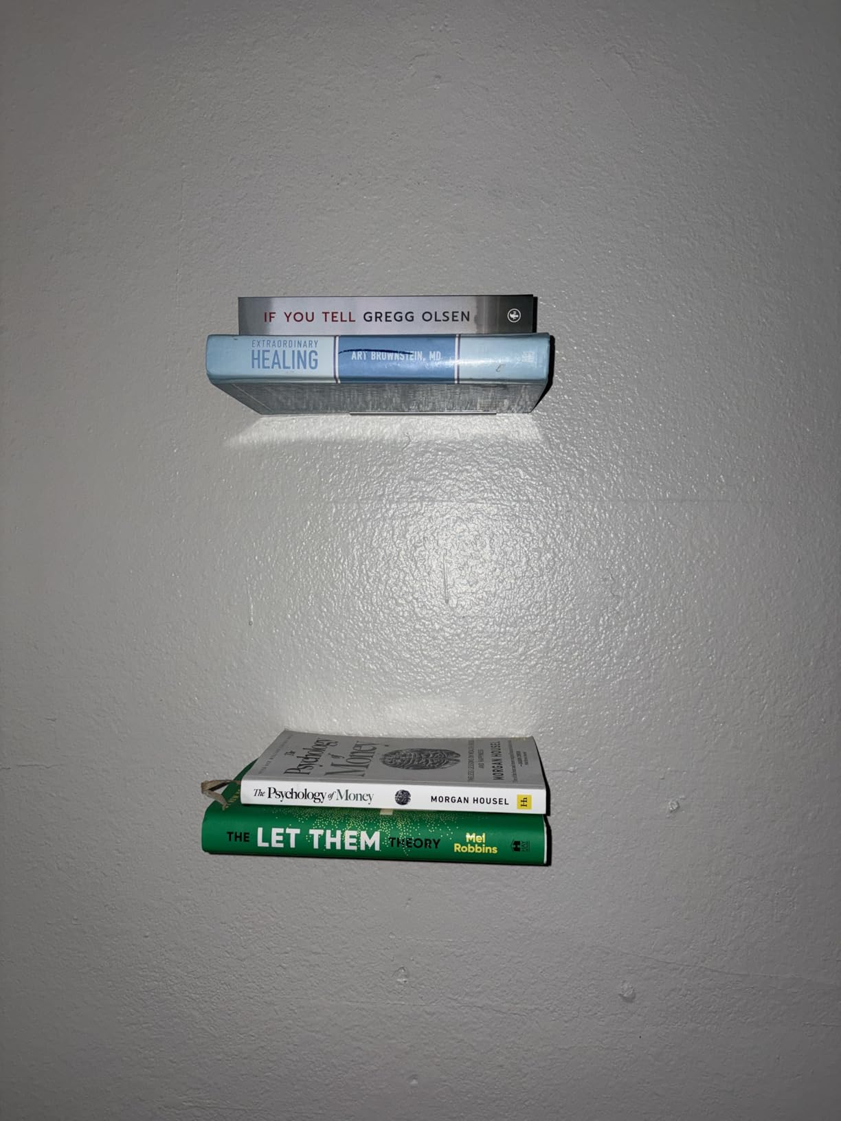 xympo Floating Invisible Bookshelf Wall Mounted (Set of 4) - Aluminum - Turn Books into Floating Shelves customer photo 2