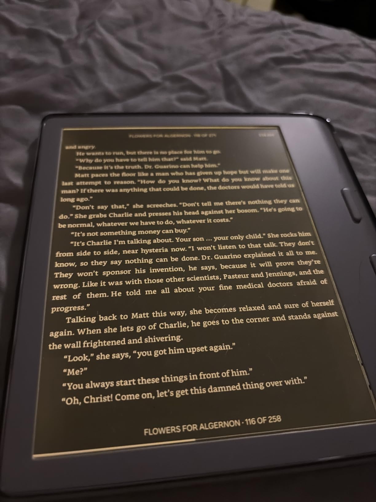 Kobo Libra Colour eReader, 7” Color E Ink, Waterproof, White customer photo 1