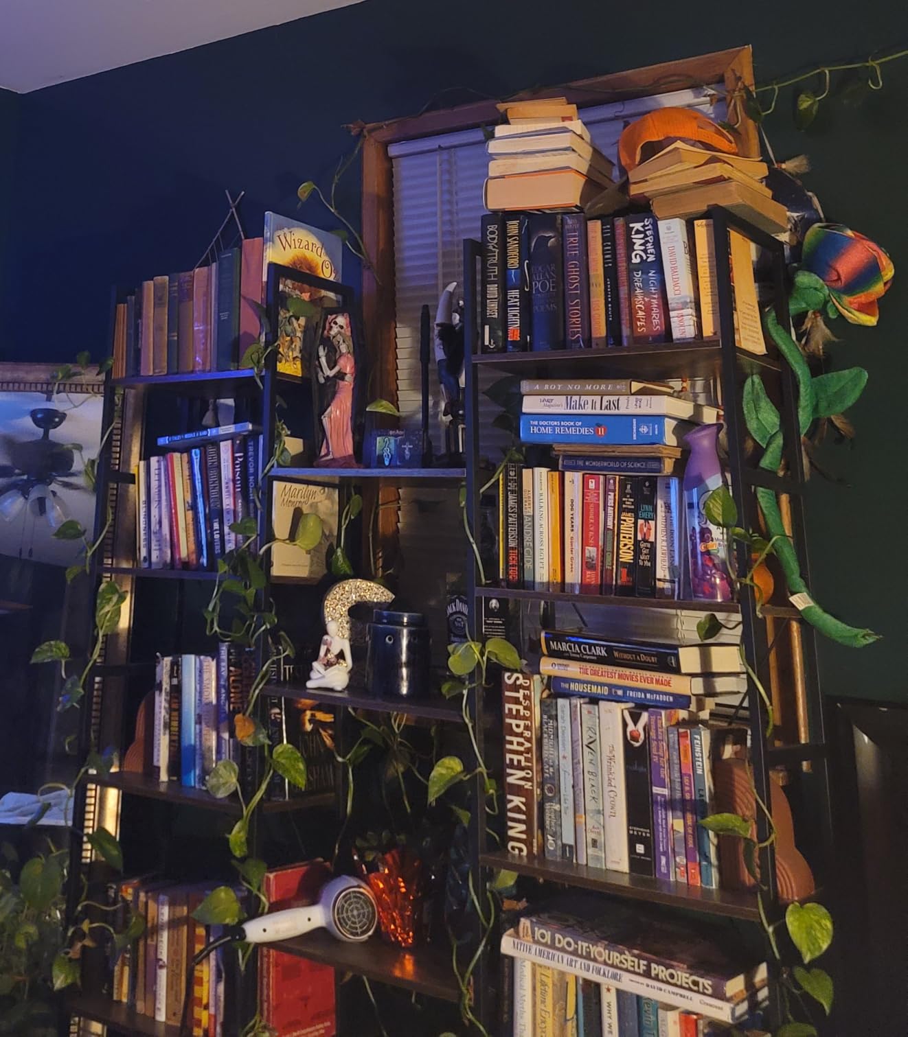 NUMENN Triple Column 5 Tier Bookshelf with 14 Adjustable Shelves, Vintage customer photo 2