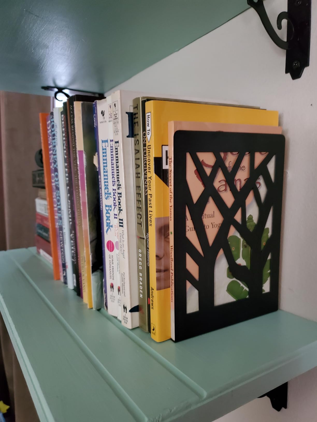 VFINE 4-Piece Modern Metal Bookends for Shelves, Black Tree Book Ends for Books, Decorative Book Organizer for Desk, Non-Skid Shelve Bookends for Home Office customer photo 1