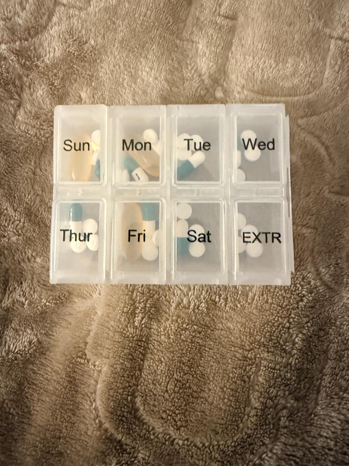 Pill Case Weekly Travel Pill Organizer for Purse with Removable 7 Day Pill Box Premium Neoprene Pill Container for Travel Purse Accessory, Vitamin, Supplement, Small Pieces Arrangement-Elegant Black customer photo 1