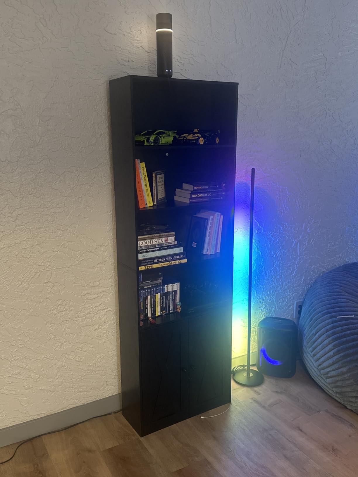 Shintenchi Bookshelf, Industrial Bookshelves and Bookcases with Doors Floor Standing 6 Shelf Display Storage Shelves 70.9 inches Tall Bookcase for Home Office, Living Room (Black) customer photo 2