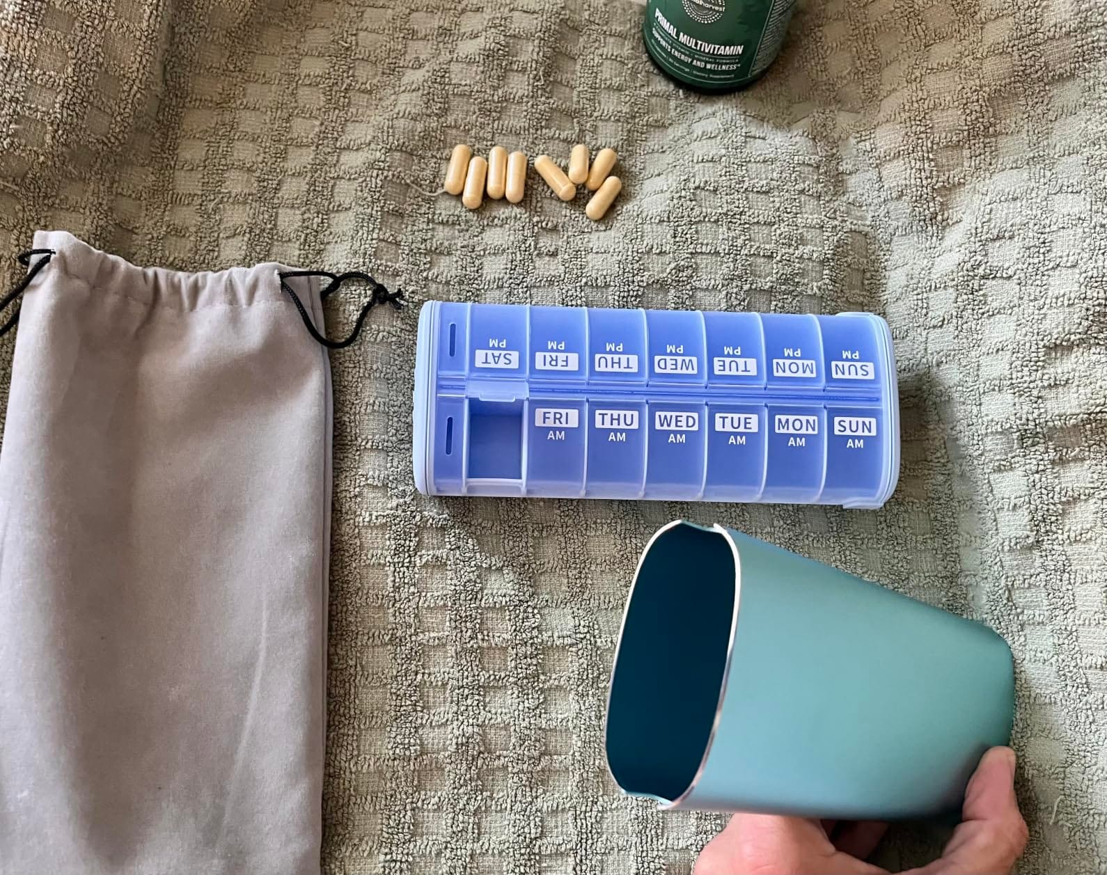Vaydeer Metal 7 Day Travel Pill Organizer 2 Times a Day, Built-in Desiccant customer photo 1