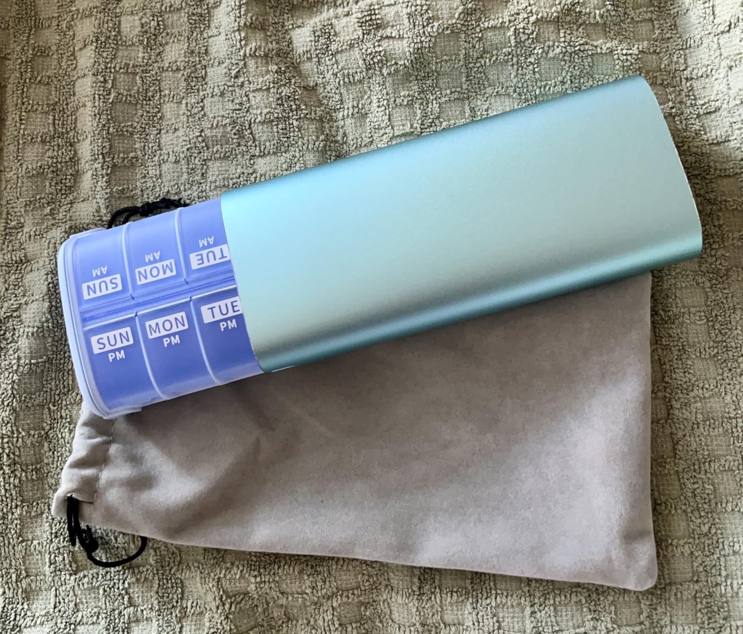 Vaydeer Metal 7 Day Travel Pill Organizer 2 Times a Day, Built-in Desiccant customer photo 2