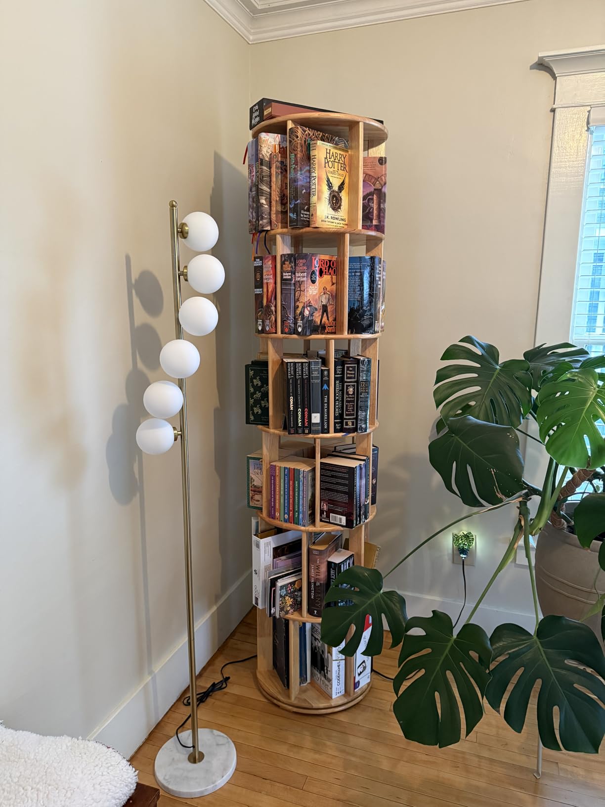 Muwuele 6 Tier Solid Wood Rotating Bookshelf Tower on Wheels, Walnut customer photo 2