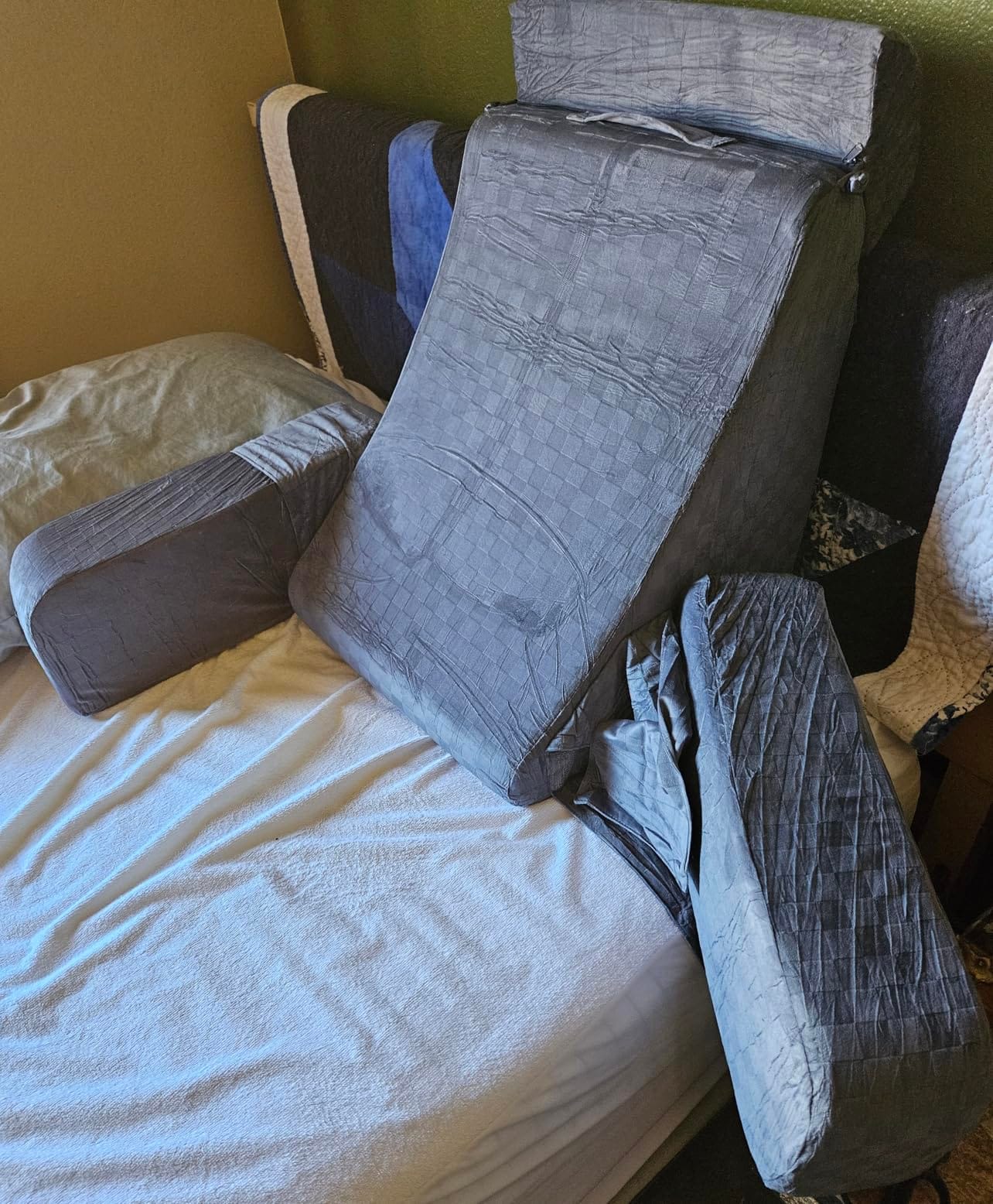 Vekkia 21'' Reading Pillow for Adults with XL Side Pockets, Adjustable Arms customer photo 2