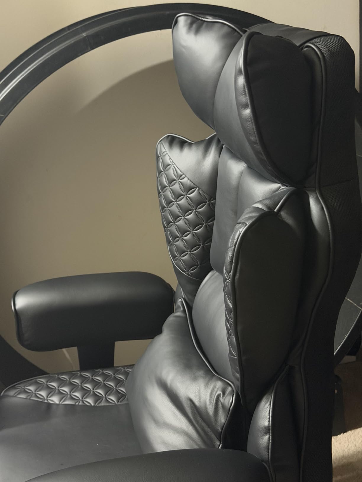 GTPLAYER Big and Tall Gaming Chair 400lbs Heavy Duty Office Chair with Foot Rest & Ergonomic Pocket Spring Lumbar Support, High Back 3D Saddle Shaped Cushion for Back Pain Relief, Matte-Black customer photo 1