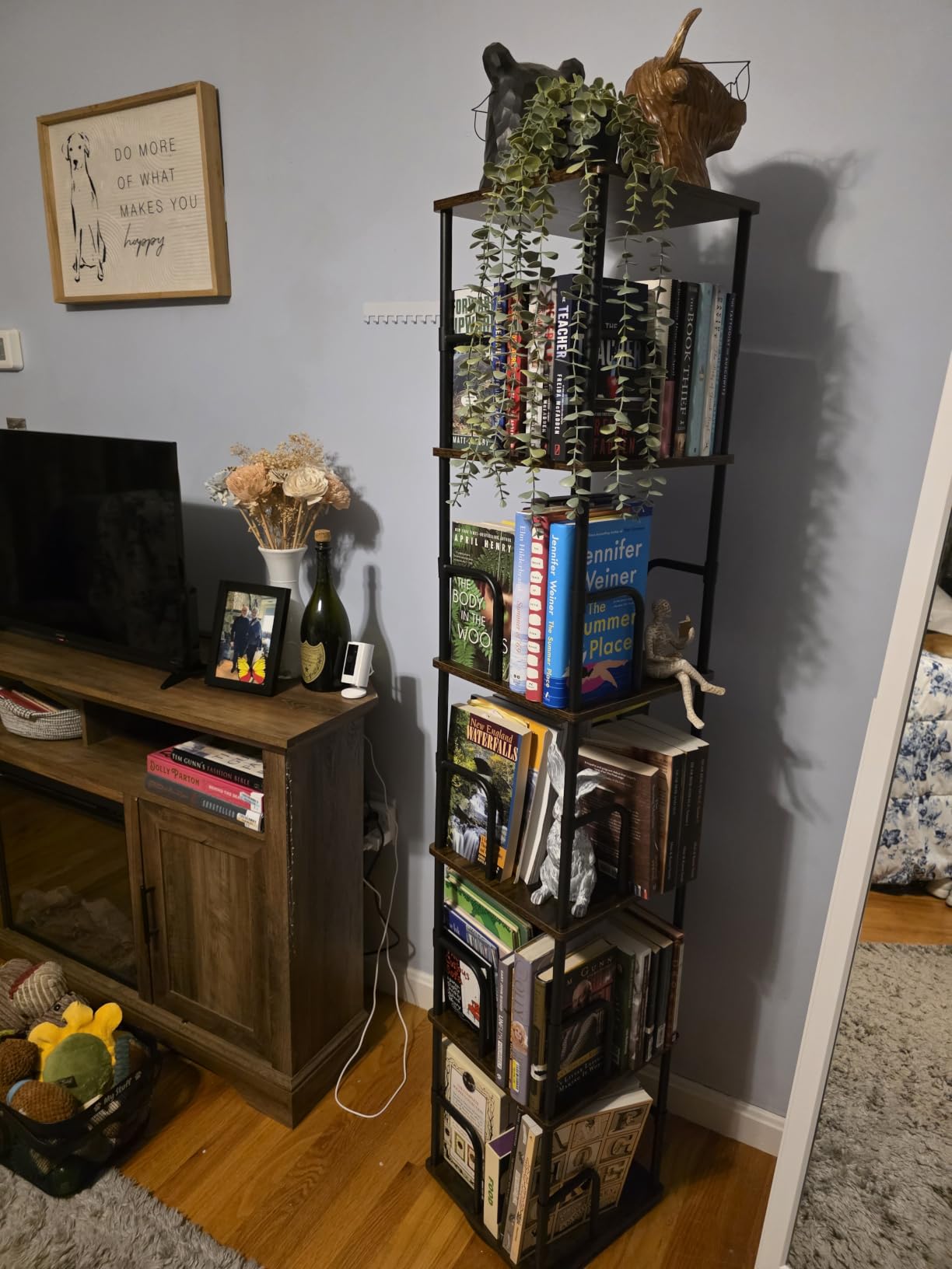 MAHANCRIS 5-Tier Rotating Bookshelf, Freestanding Corner Bookshelf, 360° Spinning Bookcase, Industrial Style Storage Rack with Rails, for Living Room, Bedroom, Study, Rustic Brown and Black BKHR1601 customer photo 1