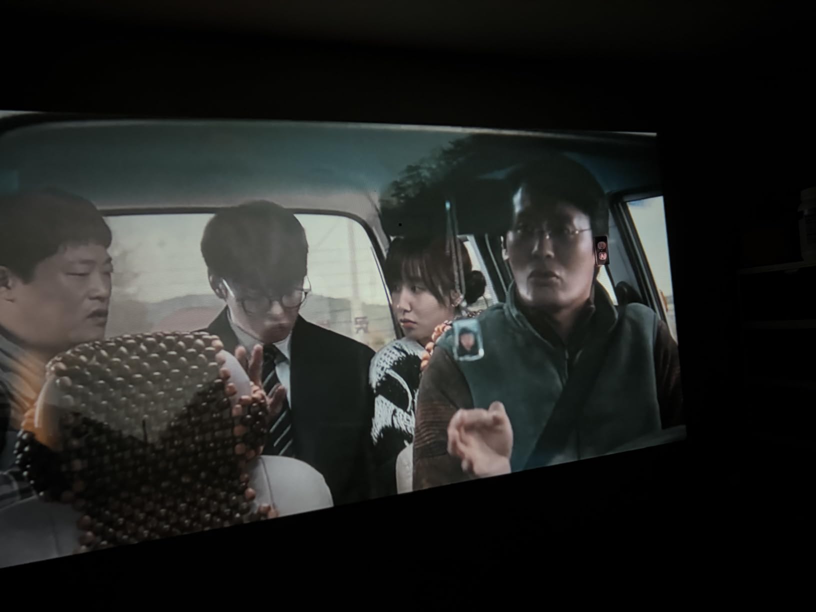[Built-in App & 2026 Upgraded] Mini Projector with WiFi 6 and Bluetooth 5.4 customer photo 2