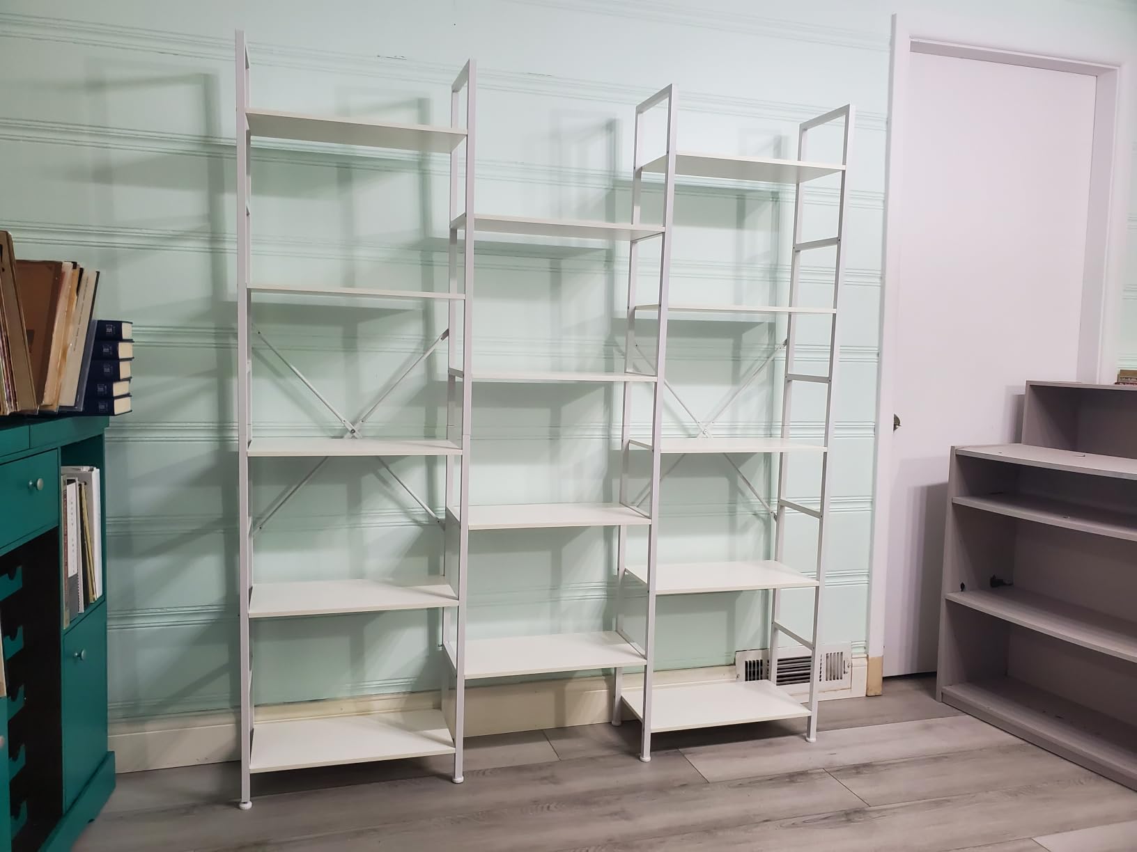 SUPERJARE Triple Bookshelf, Bookcase with 14 Open Display Shelves, Wide Book Shelf Book Case for Home & Office, 5 Tier, Brown customer photo 2