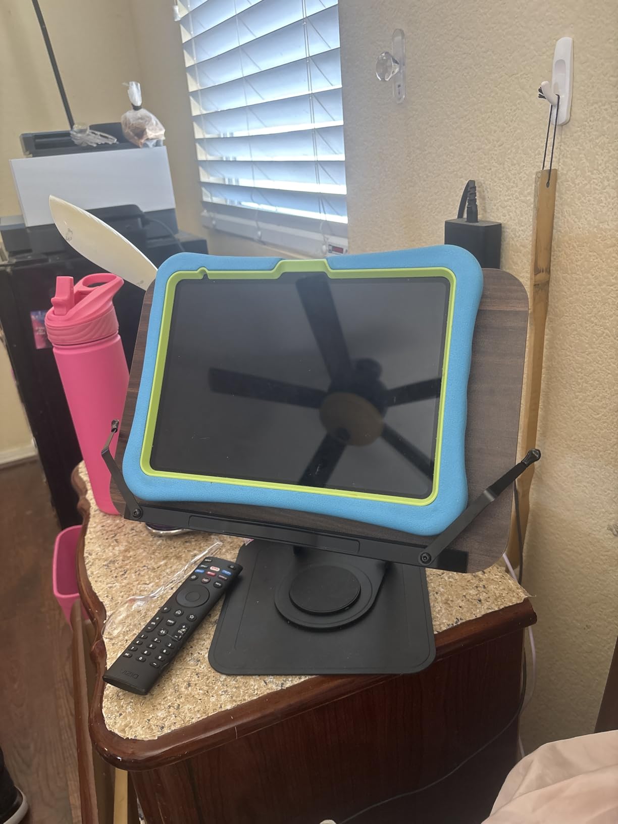 LOXP Book Stand for Reading, 360° Rotating Holder with Page Clip, Ergonomic customer photo 2