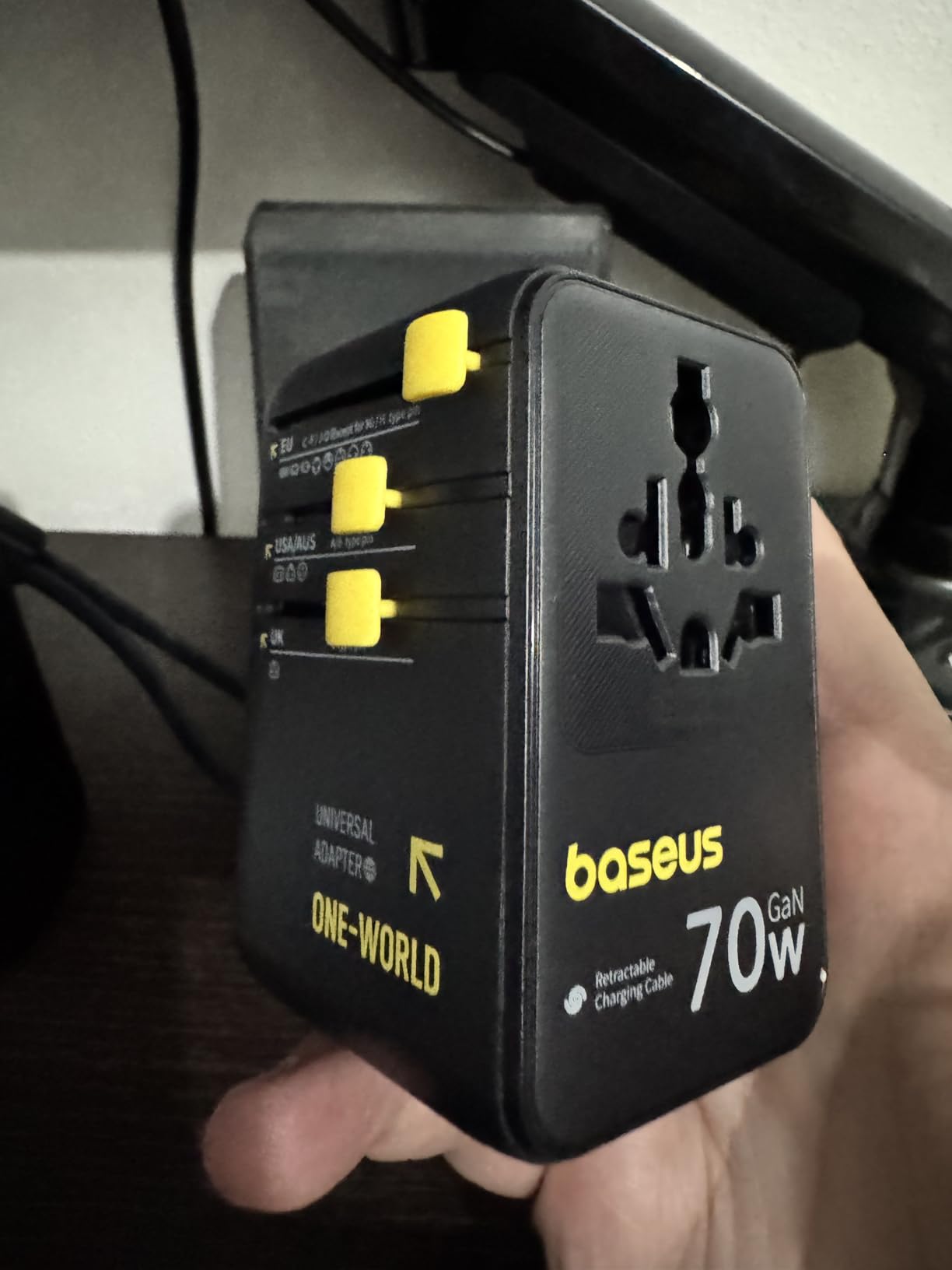 Baseus 70W Universal Travel Adapter, 6-in-1 International Plug Adapter customer photo 2