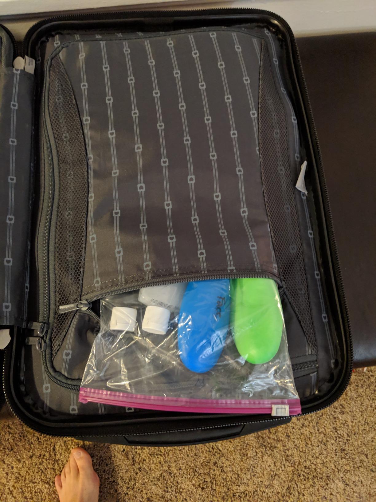 DELSEY PARIS Helium Aero Hardside Expandable Luggage with Spinner Wheels, Orion Blue, Checked-Medium 24 Inch customer photo 2