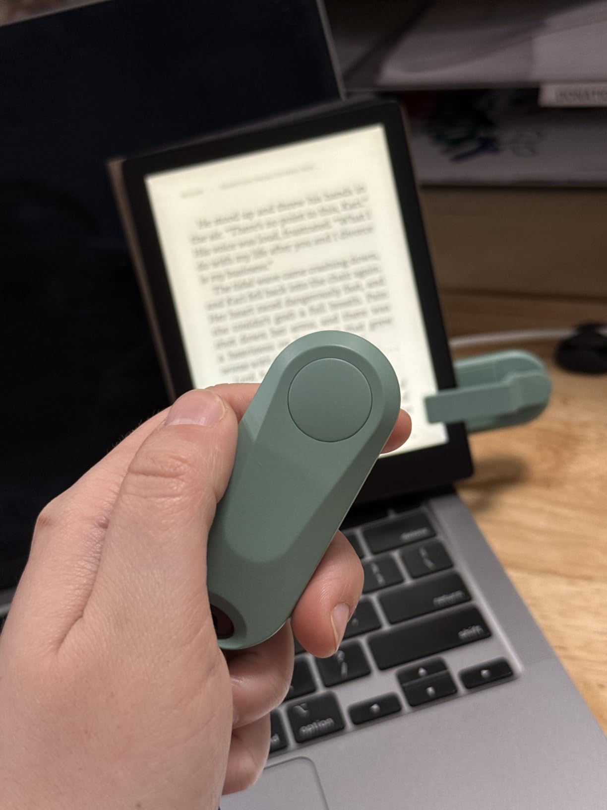 Page Turner for Kindle Remote Control for iPhone iPad Tablets eReaders customer photo 2