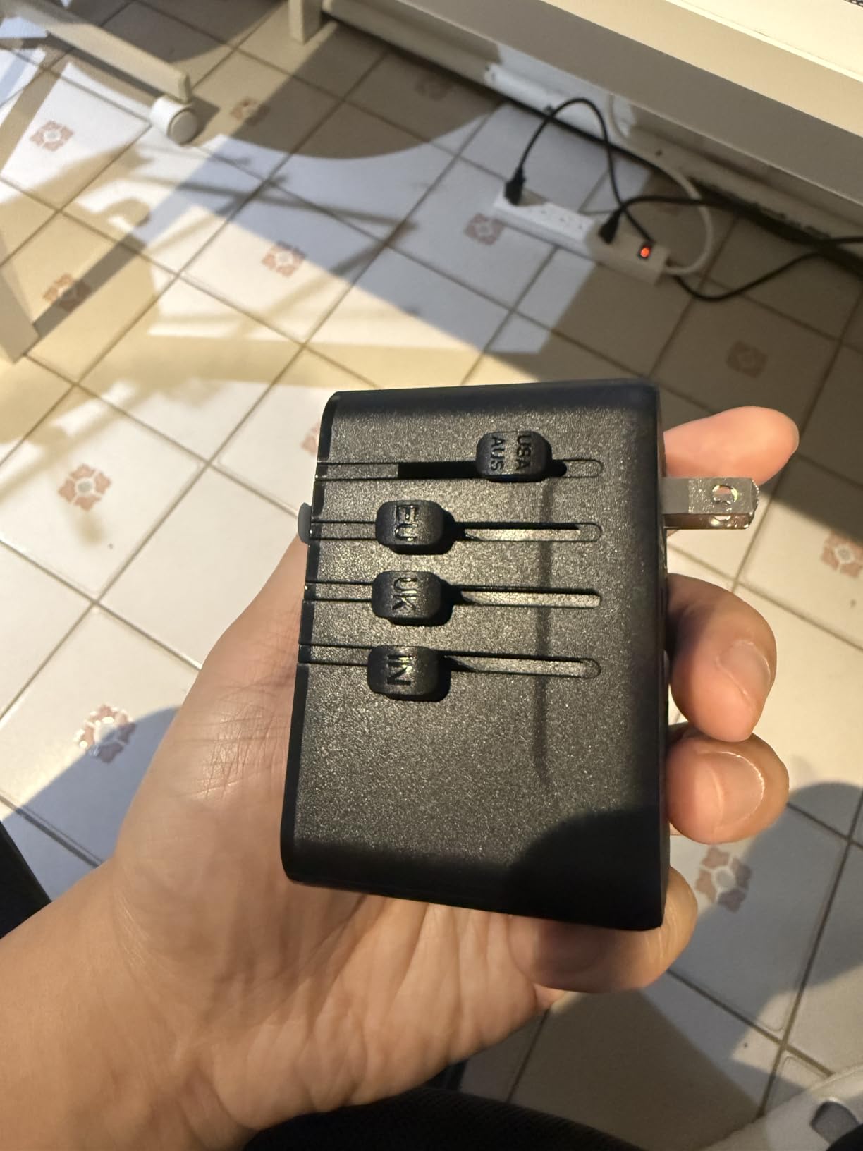 VYLEE Universal Travel Adapter, Type D/G/C/I/A International Plug Adaptor customer photo 2