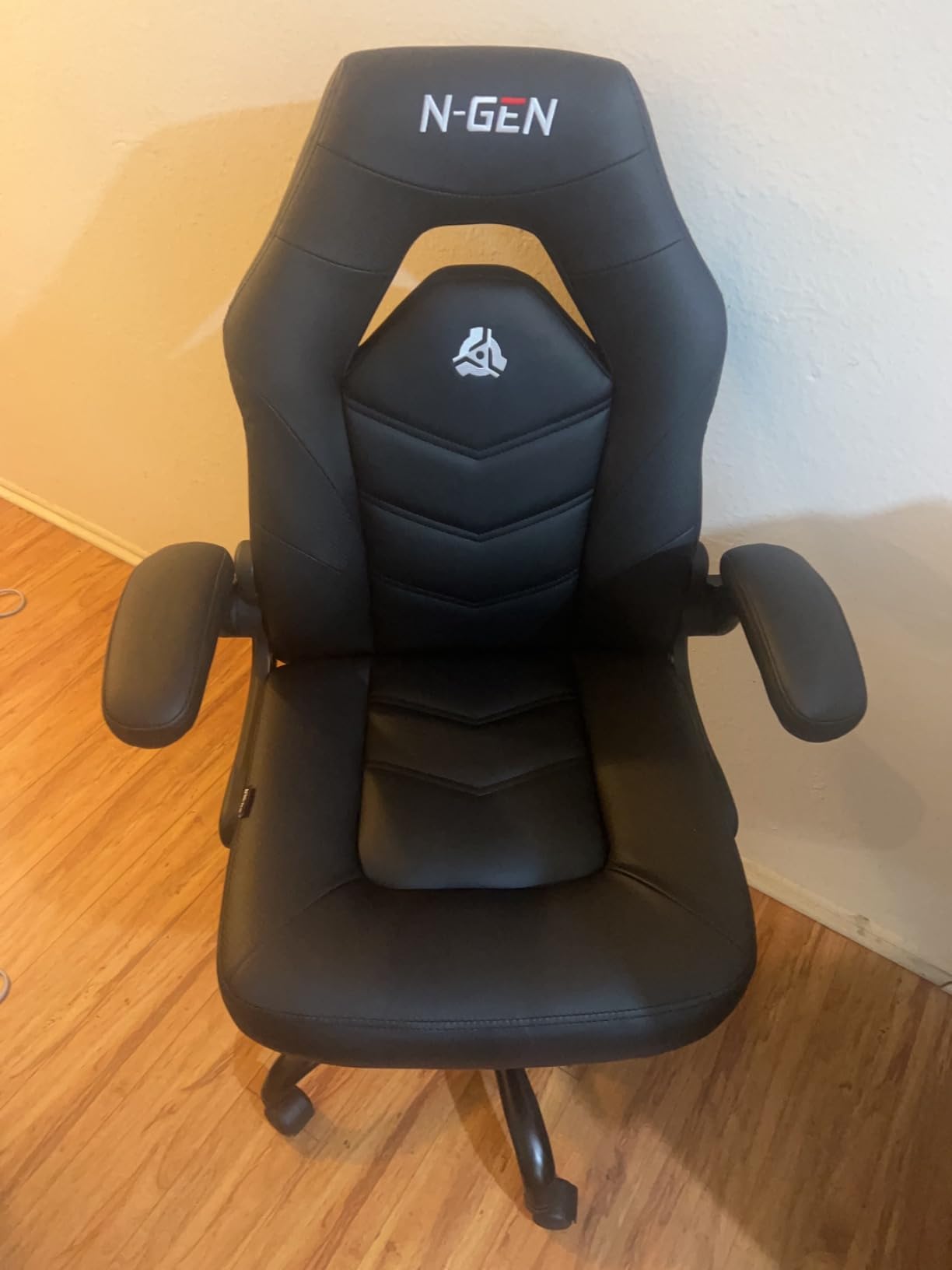 N-GEN Gaming Gaming Chair, Lumbar, PU Leather, Flip-Up Arms, Jet Black customer photo 2