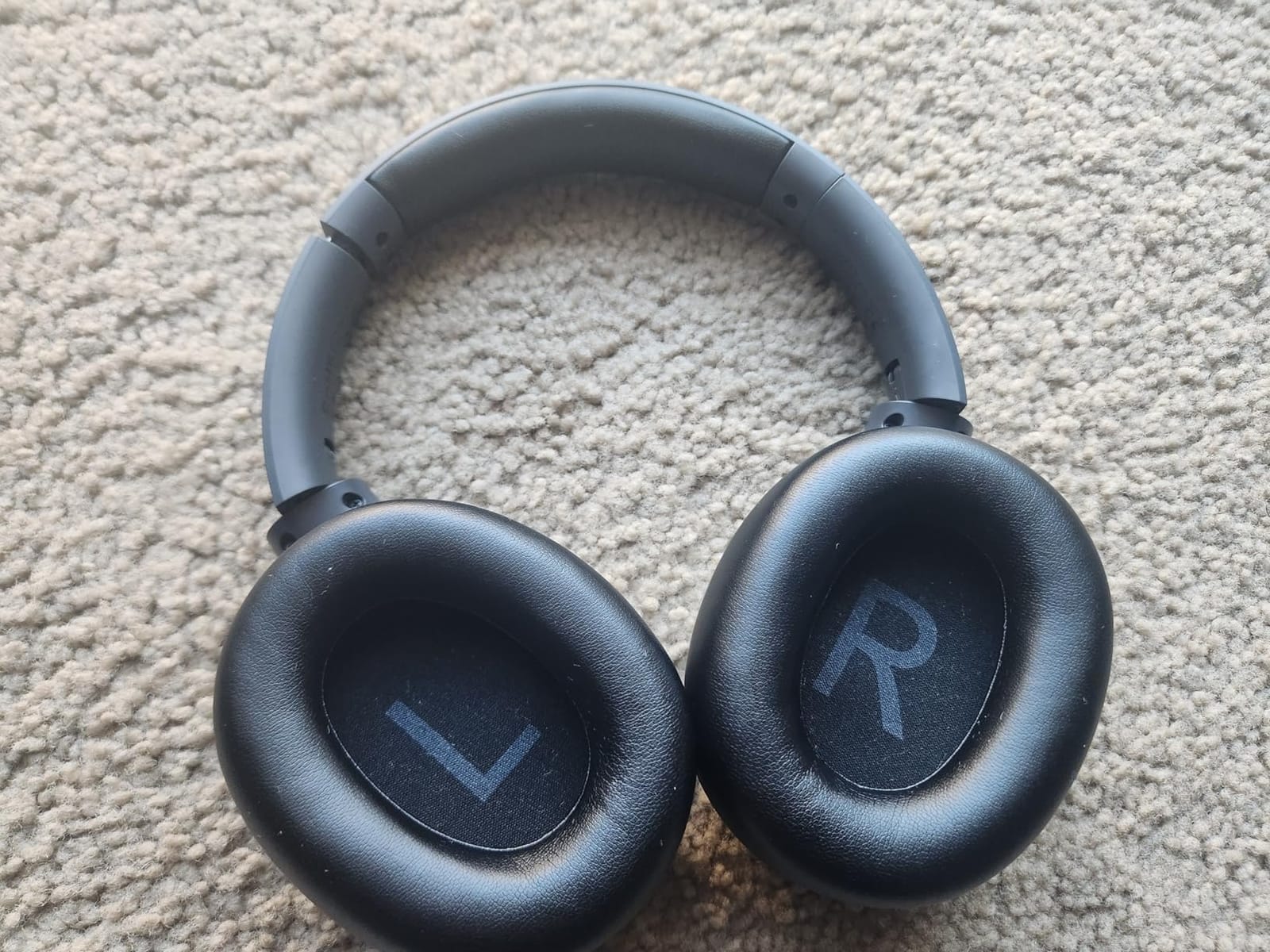 TOZO HT3 Hybrid Noise Cancelling Wireless Headphones, 90H Over Ear Headset customer photo 1